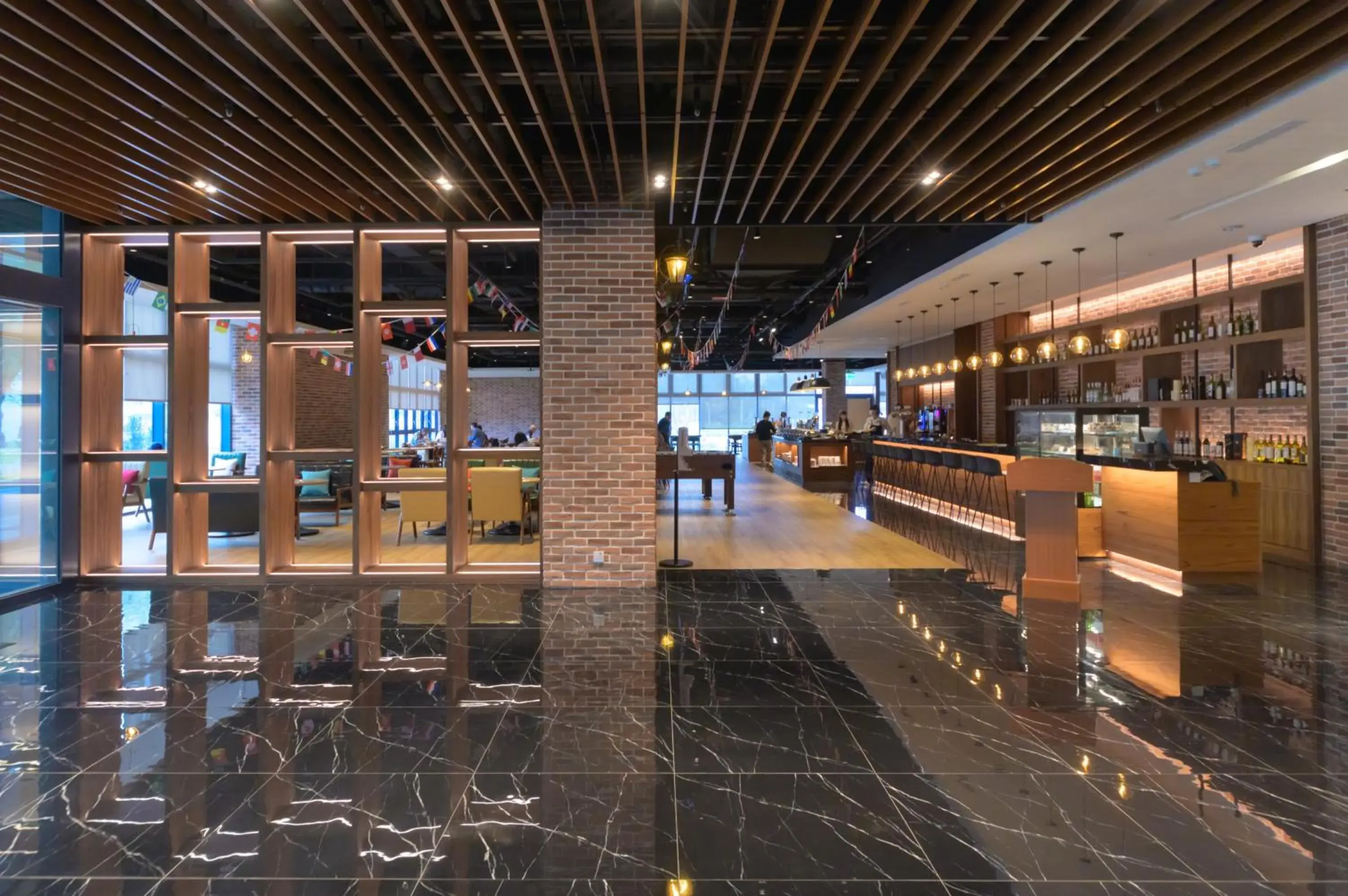 Restaurant/places to eat in JANDA Golden Tulip Hotel Restaurant/places to eat in JANDA Golden Tulip Hotel