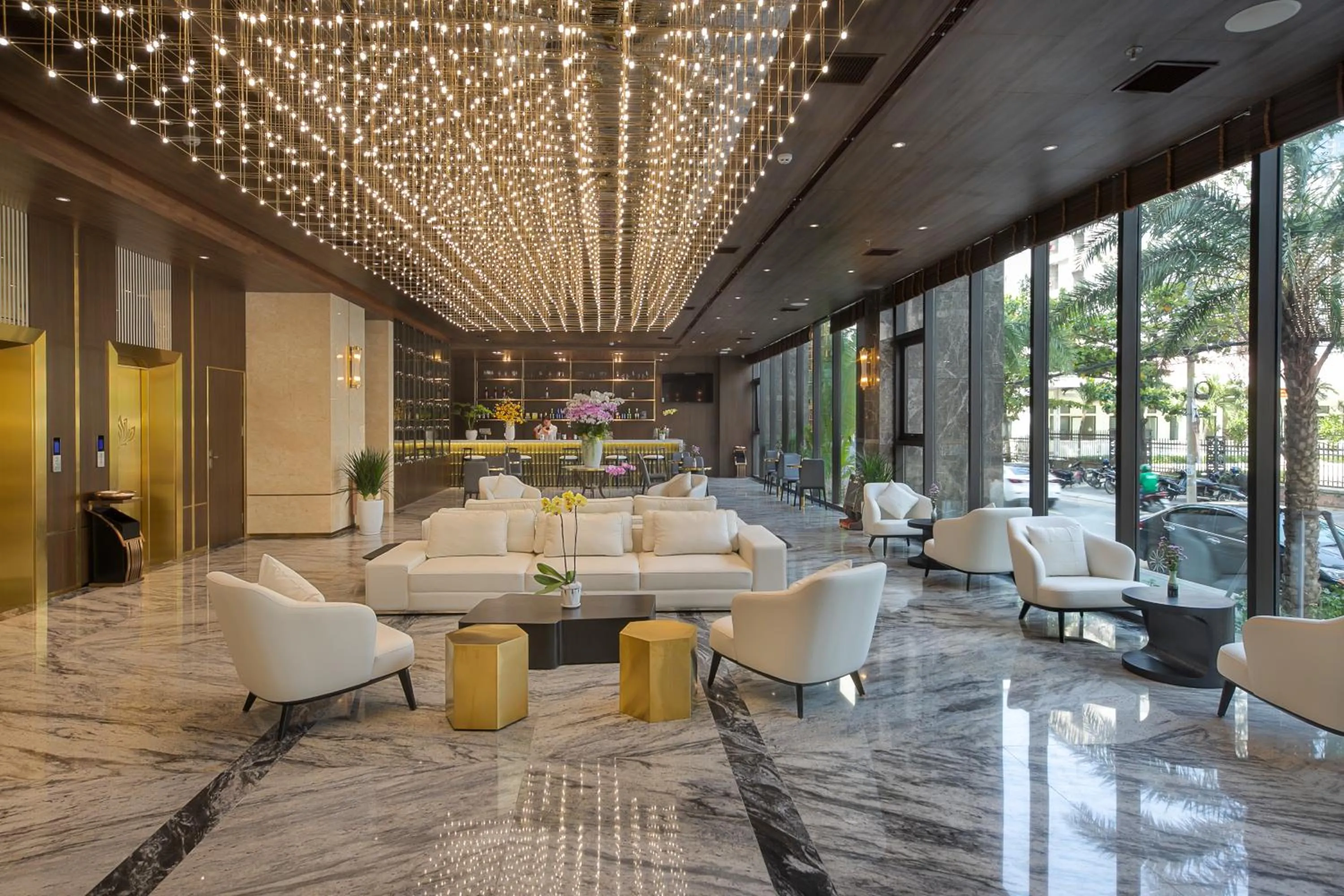 Lobby or reception in Golden Lotus Grand Da Nang - Panoramic Rooftop Bar & Daily Afternoon Tea