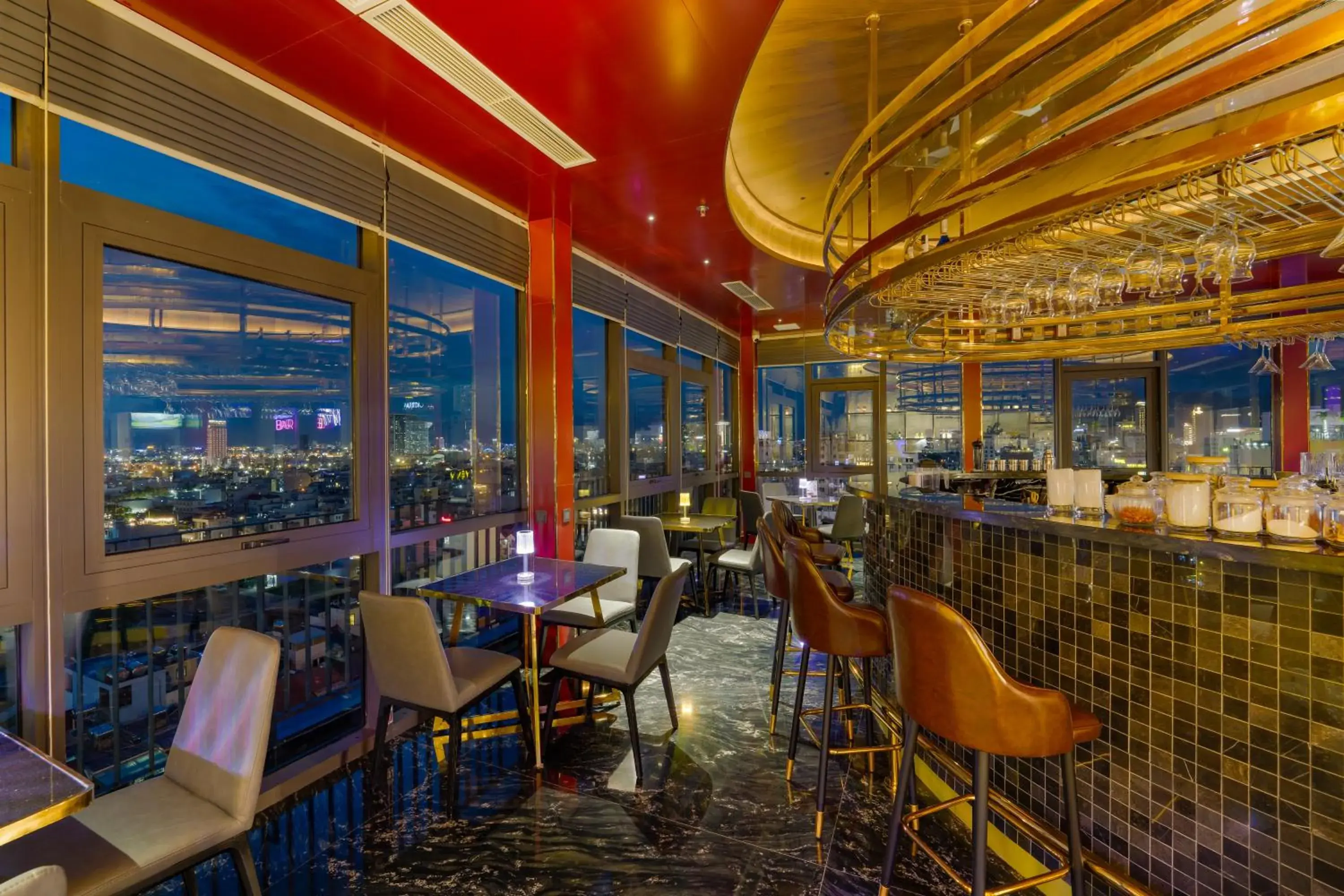 Lounge or bar in Golden Lotus Grand Da Nang - Panoramic Rooftop Bar & Daily Afternoon Tea Lounge or bar in Golden Lotus Grand Da Nang - Panoramic Rooftop Bar & Daily Afternoon Tea