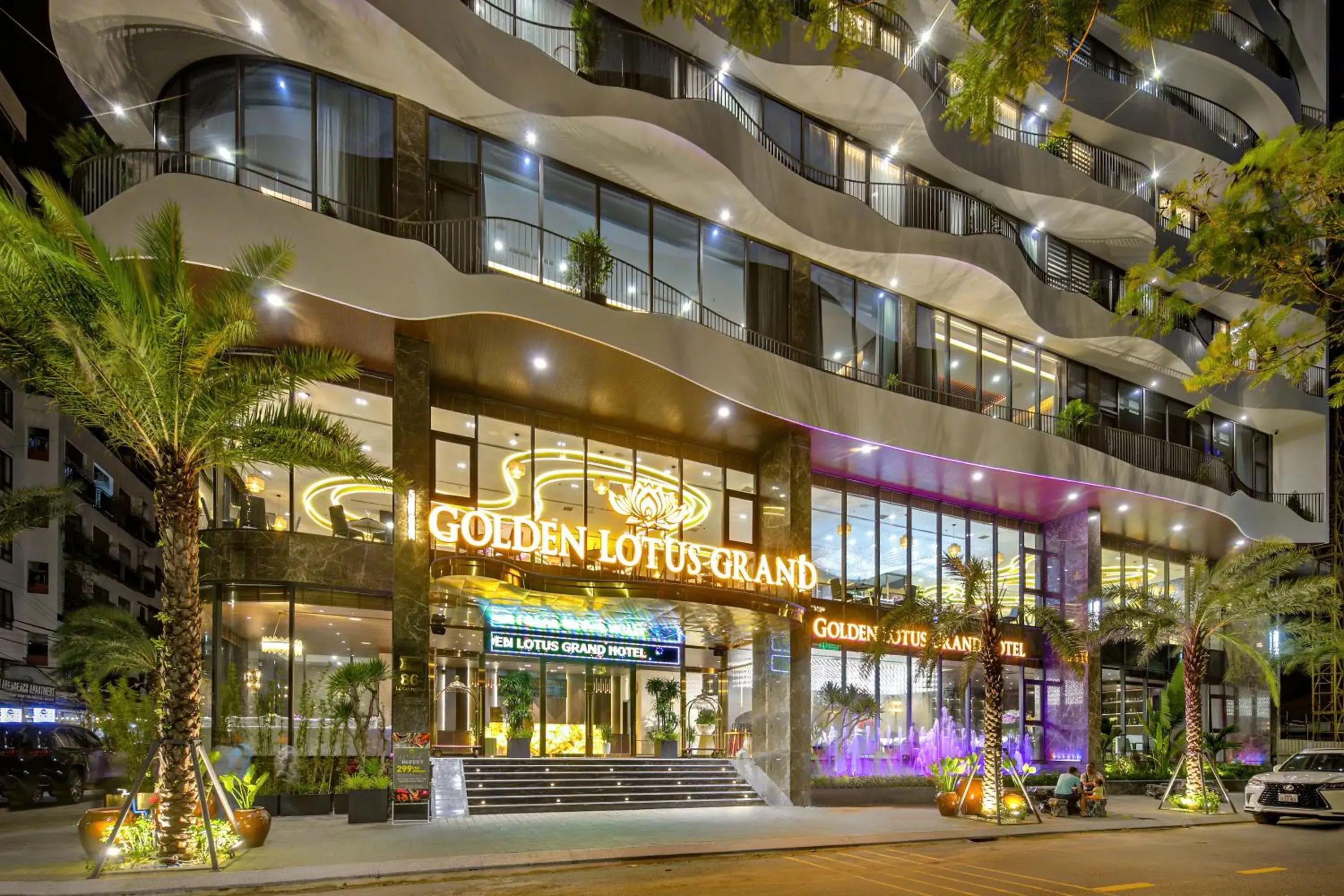 Property building in Golden Lotus Grand Da Nang - Panoramic Rooftop Bar & Daily Afternoon Tea Property building in Golden Lotus Grand Da Nang - Panoramic Rooftop Bar & Daily Afternoon Tea