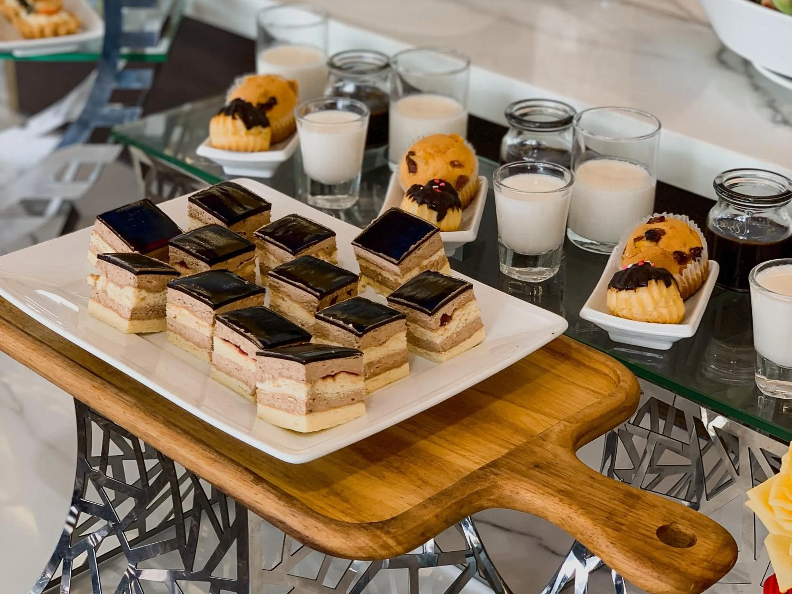 Food and drinks in Golden Lotus Grand Da Nang - Panoramic Rooftop Bar & Daily Afternoon Tea