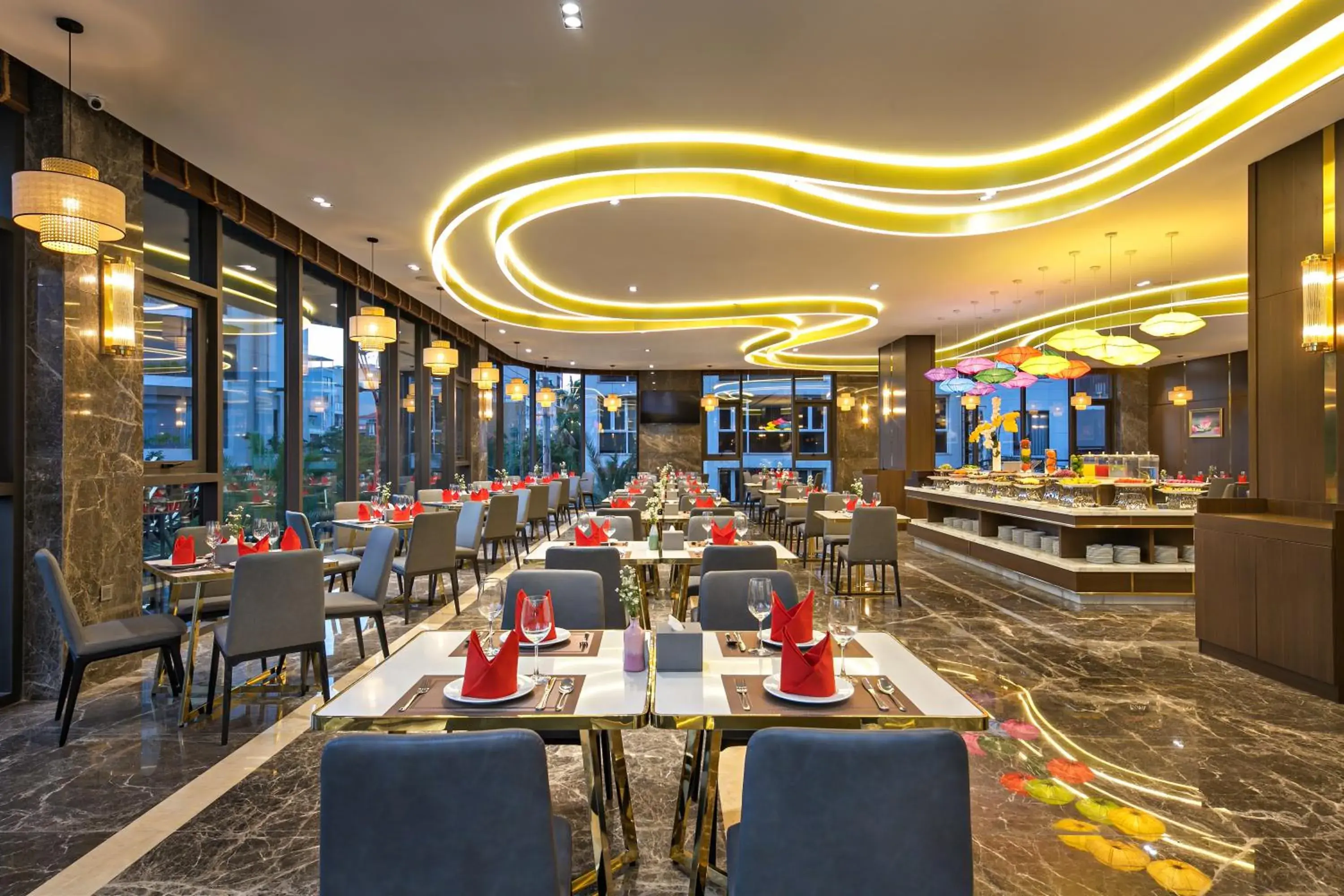 Property building in Golden Lotus Grand Da Nang - Panoramic Rooftop Bar & Daily Afternoon Tea Property building in Golden Lotus Grand Da Nang - Panoramic Rooftop Bar & Daily Afternoon Tea