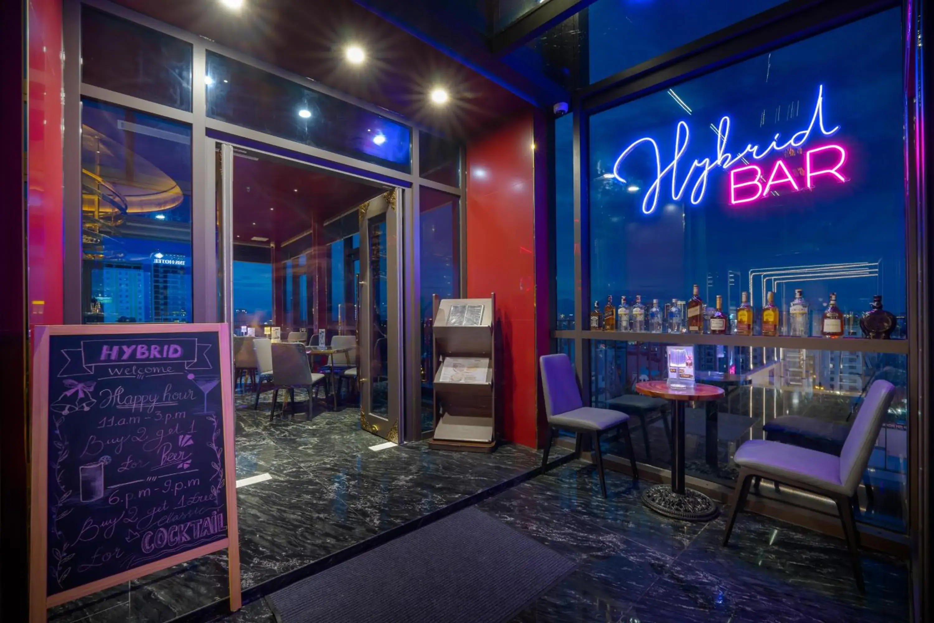 Lounge or bar in Golden Lotus Grand Da Nang - Panoramic Rooftop Bar & Daily Afternoon Tea Lounge or bar in Golden Lotus Grand Da Nang - Panoramic Rooftop Bar & Daily Afternoon Tea