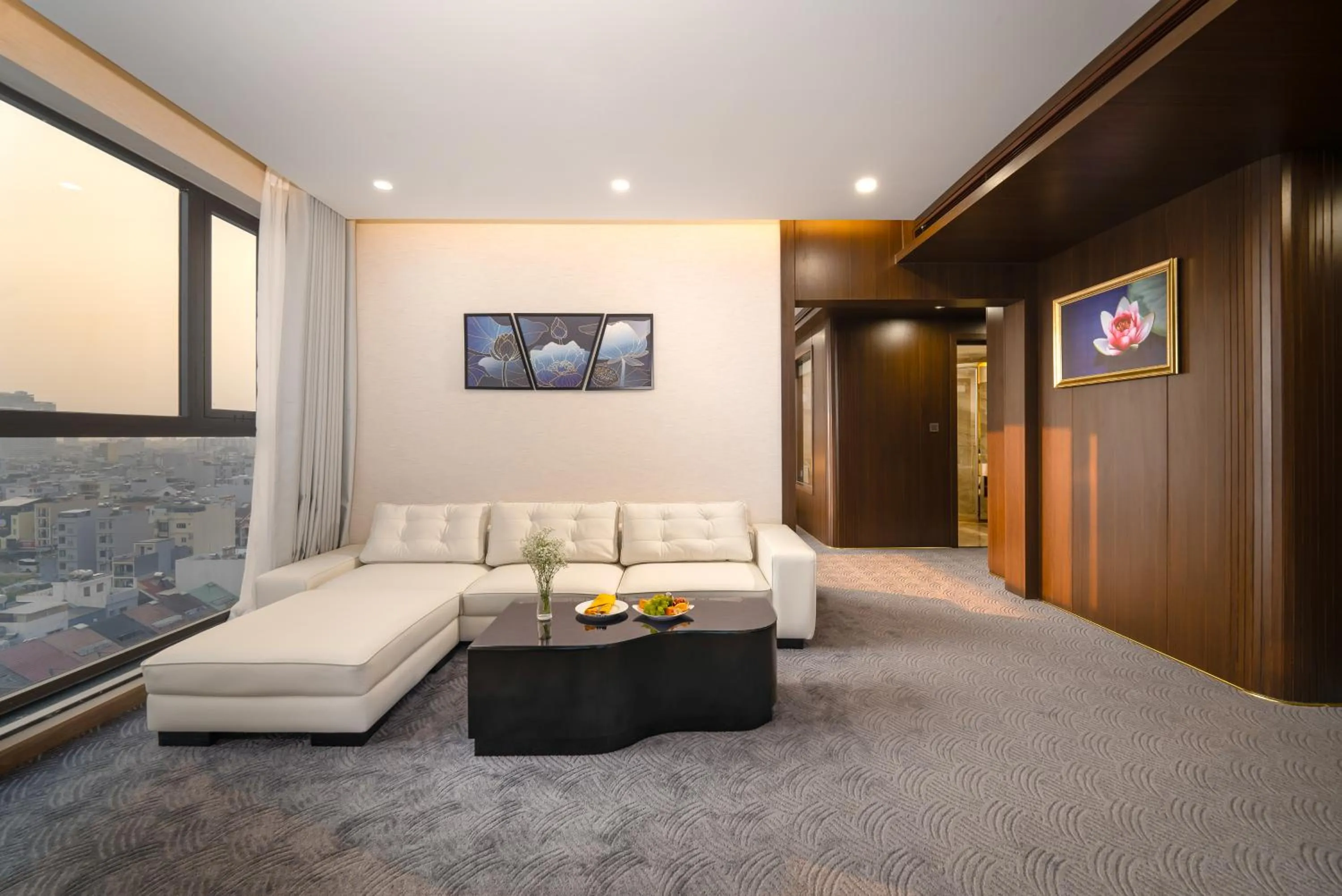 Living room in Golden Lotus Grand Da Nang - Panoramic Rooftop Bar & Daily Afternoon Tea