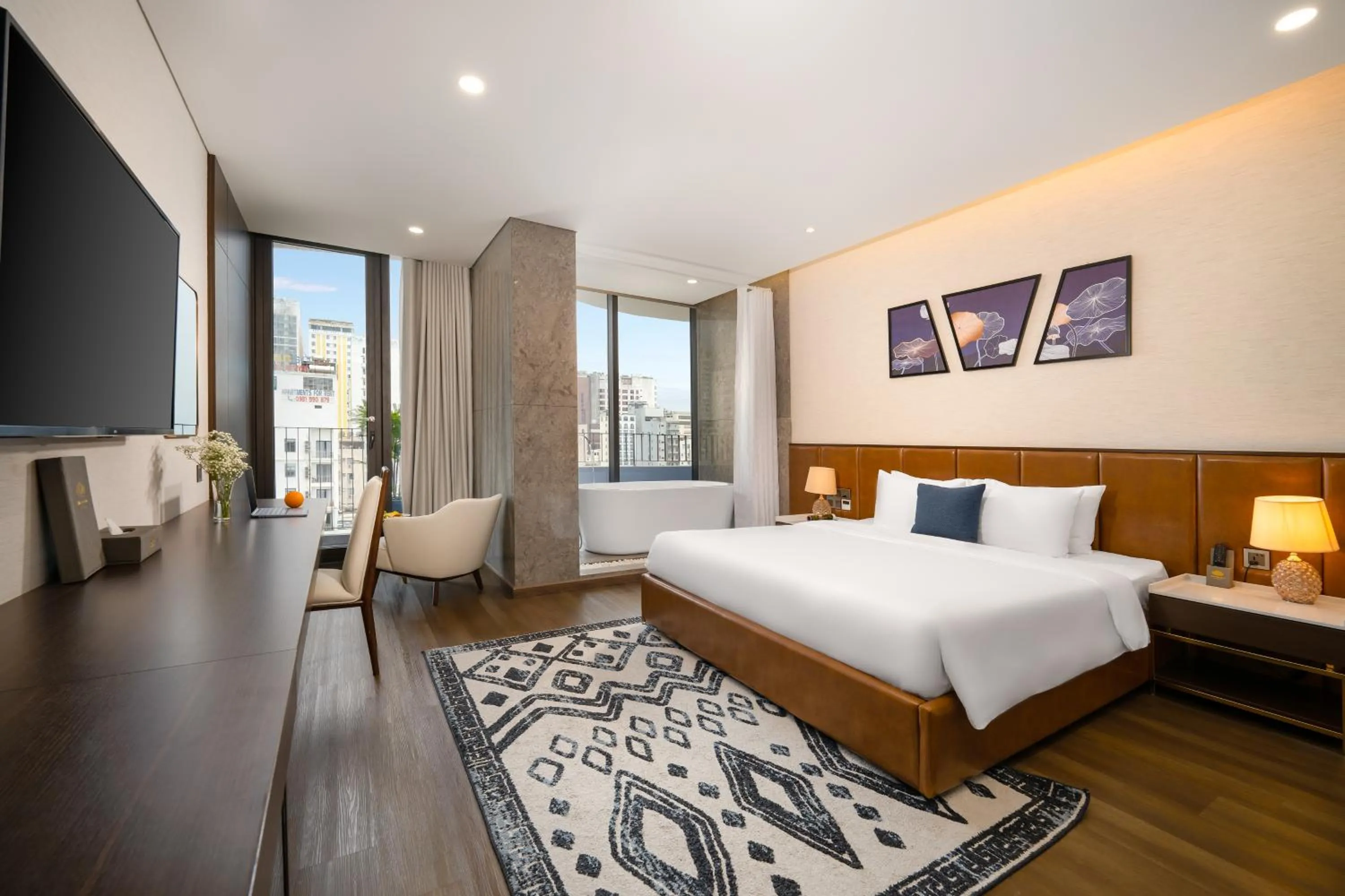 Bed in Golden Lotus Grand Da Nang - Panoramic Rooftop Bar & Daily Afternoon Tea