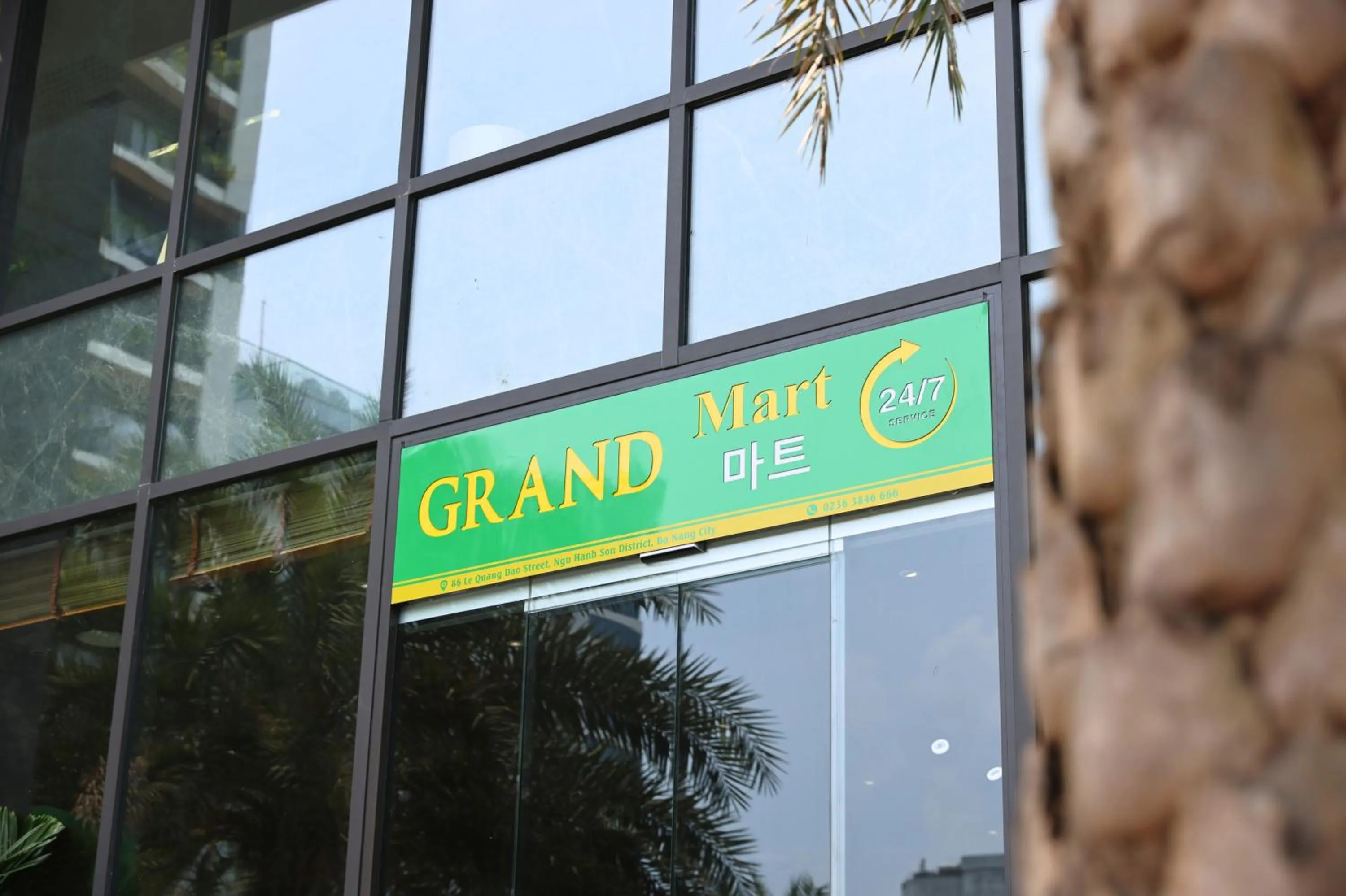 Supermarket/grocery shop in Golden Lotus Grand Da Nang - Panoramic Rooftop Bar & Daily Afternoon Tea