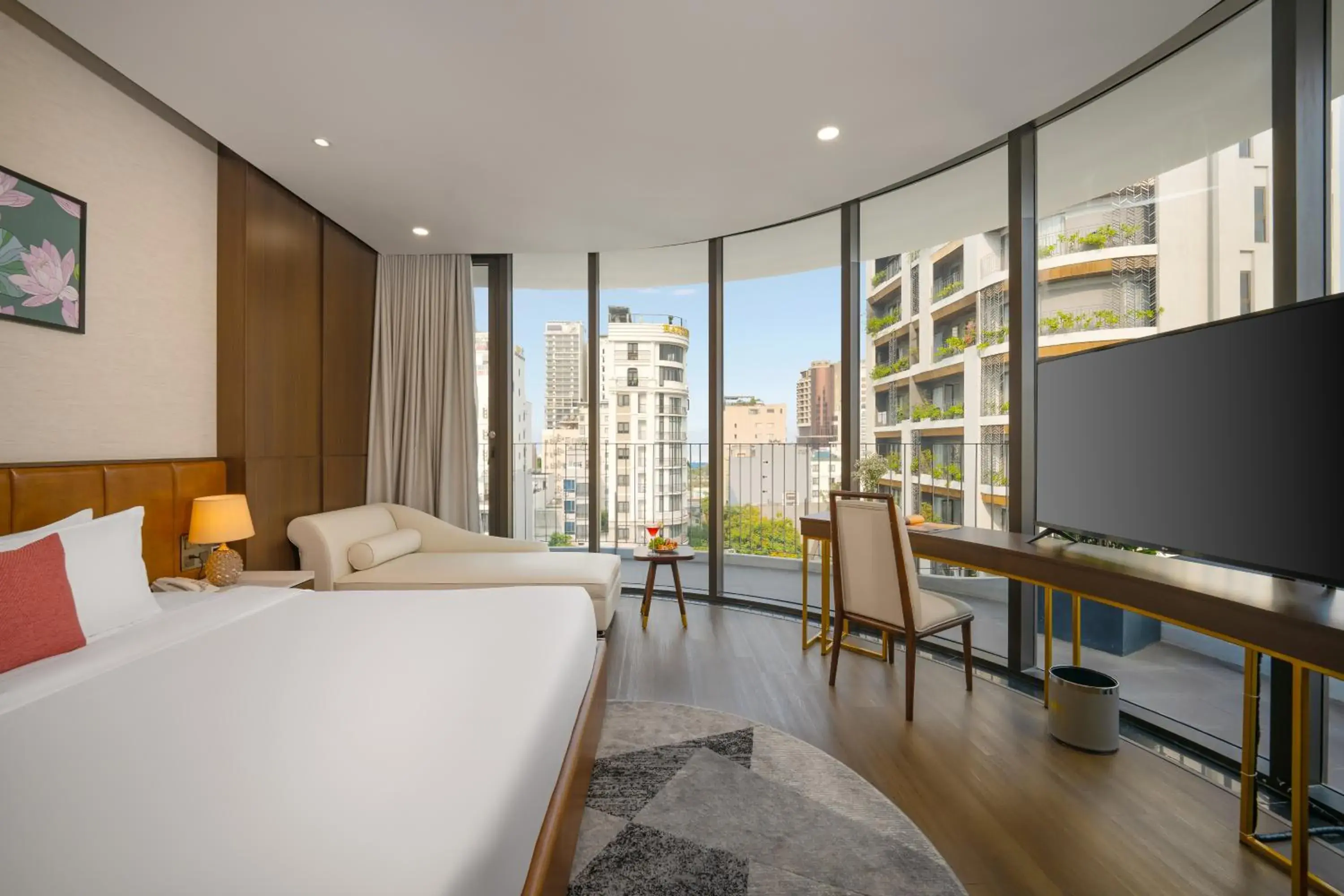 Bed in Golden Lotus Grand Da Nang - Panoramic Rooftop Bar & Daily Afternoon Tea Bed in Golden Lotus Grand Da Nang - Panoramic Rooftop Bar & Daily Afternoon Tea