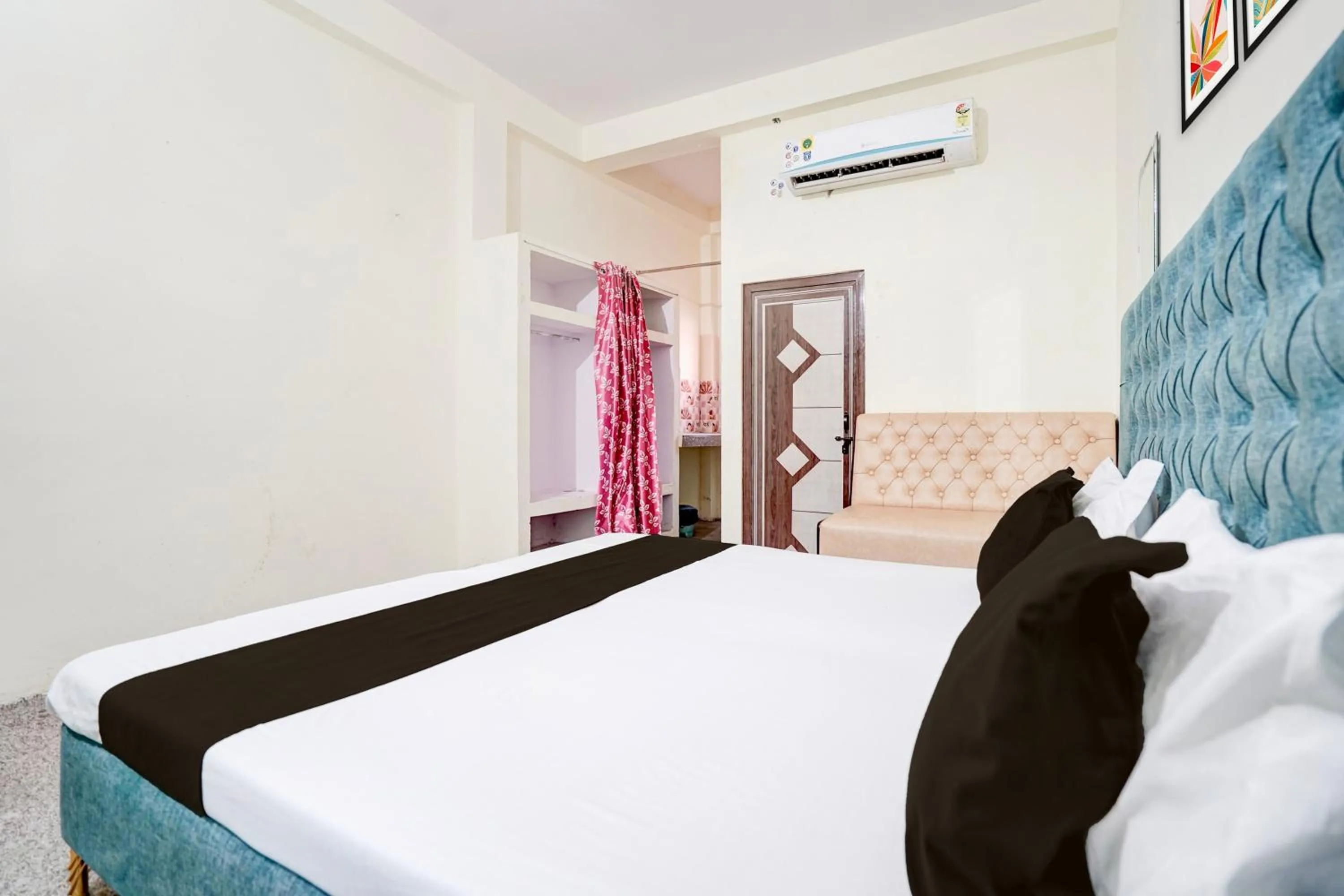 Bedroom in SPOT ON Sangam House