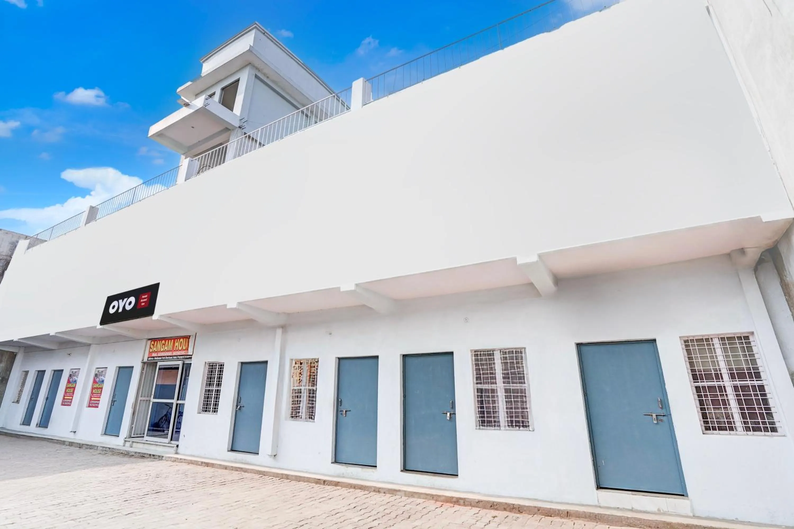 Facade/entrance in SPOT ON Sangam House