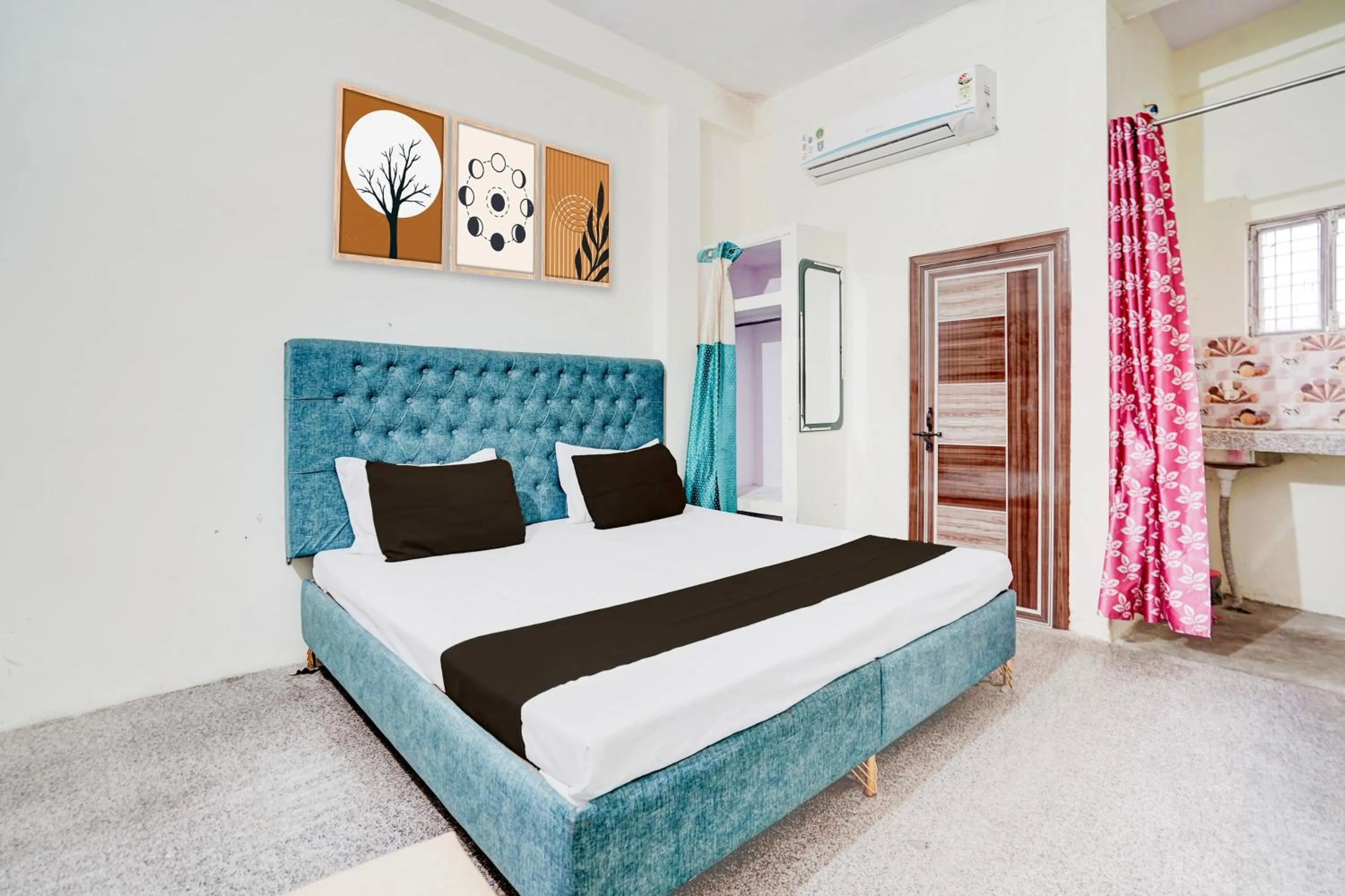 Bedroom in SPOT ON Sangam House
