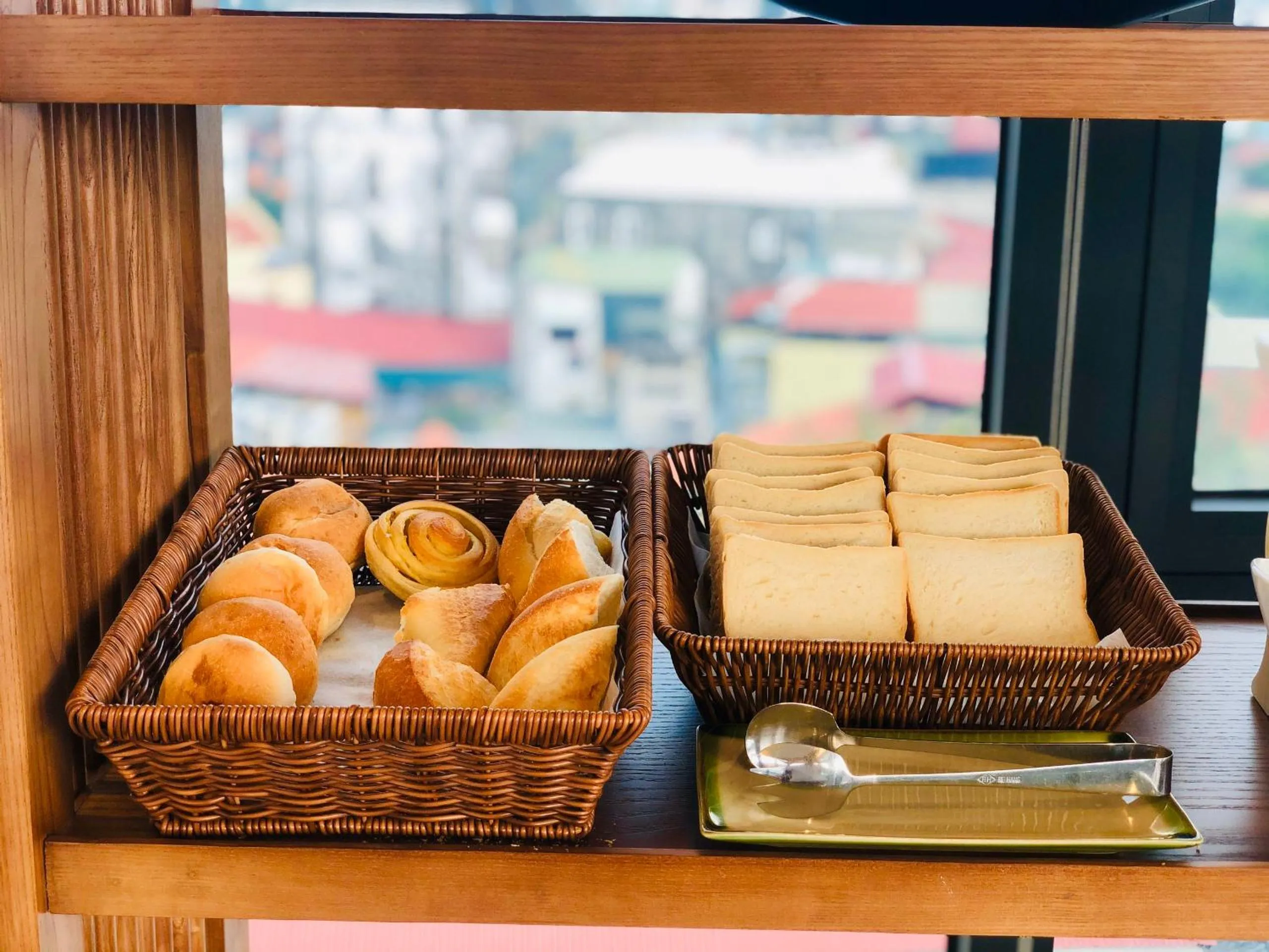 Restaurant/places to eat in Free Airport Service Deals w Singita Classy Boutique Hotel & Travel