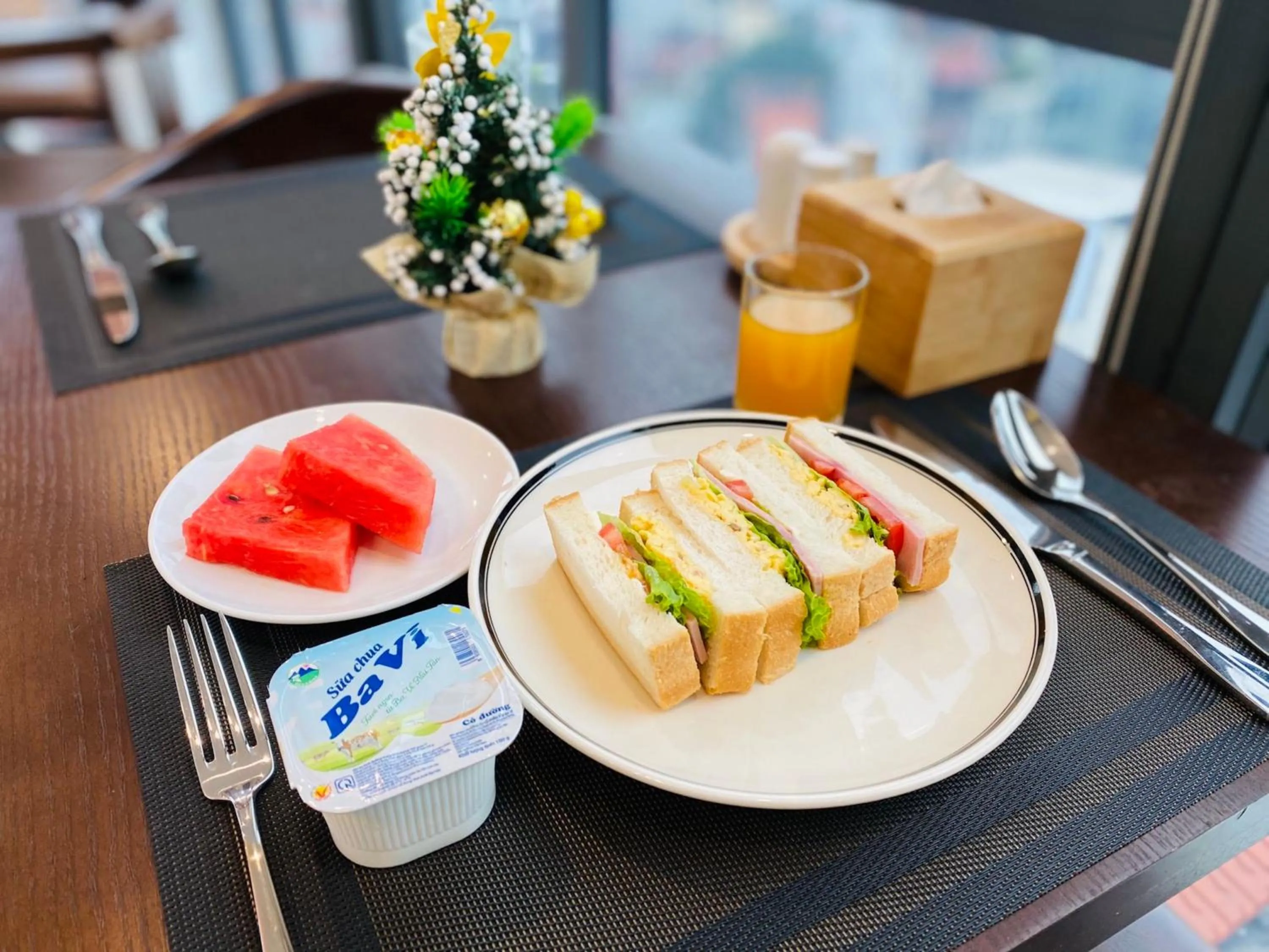 Restaurant/places to eat in Free Airport Service Deals w Singita Classy Boutique Hotel & Travel