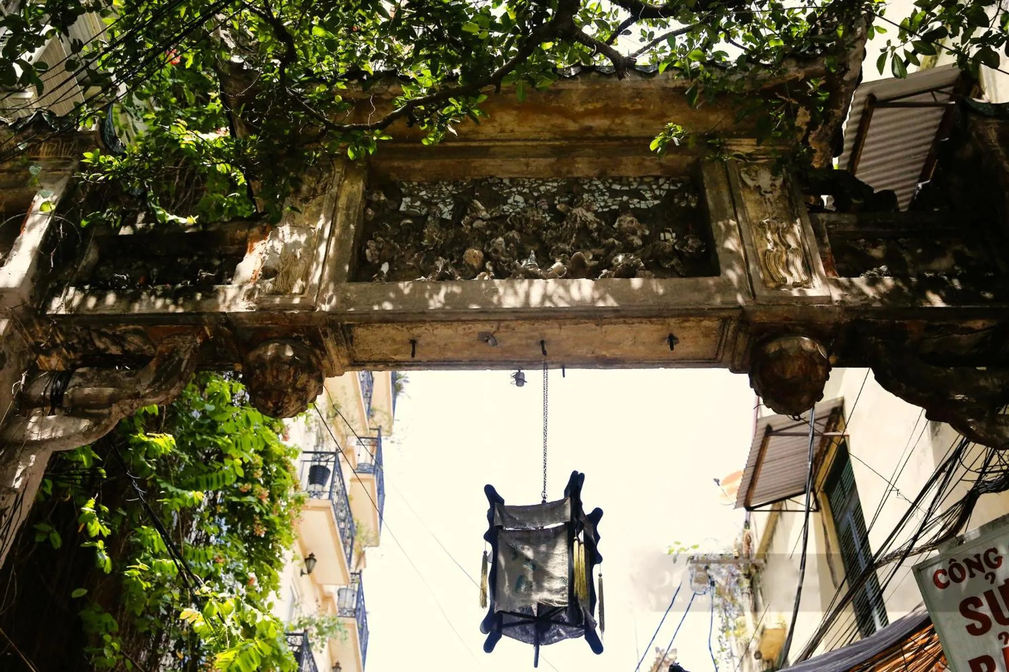 Property building in Free Airport Service Deals w Singita Classy Boutique Hotel & Travel