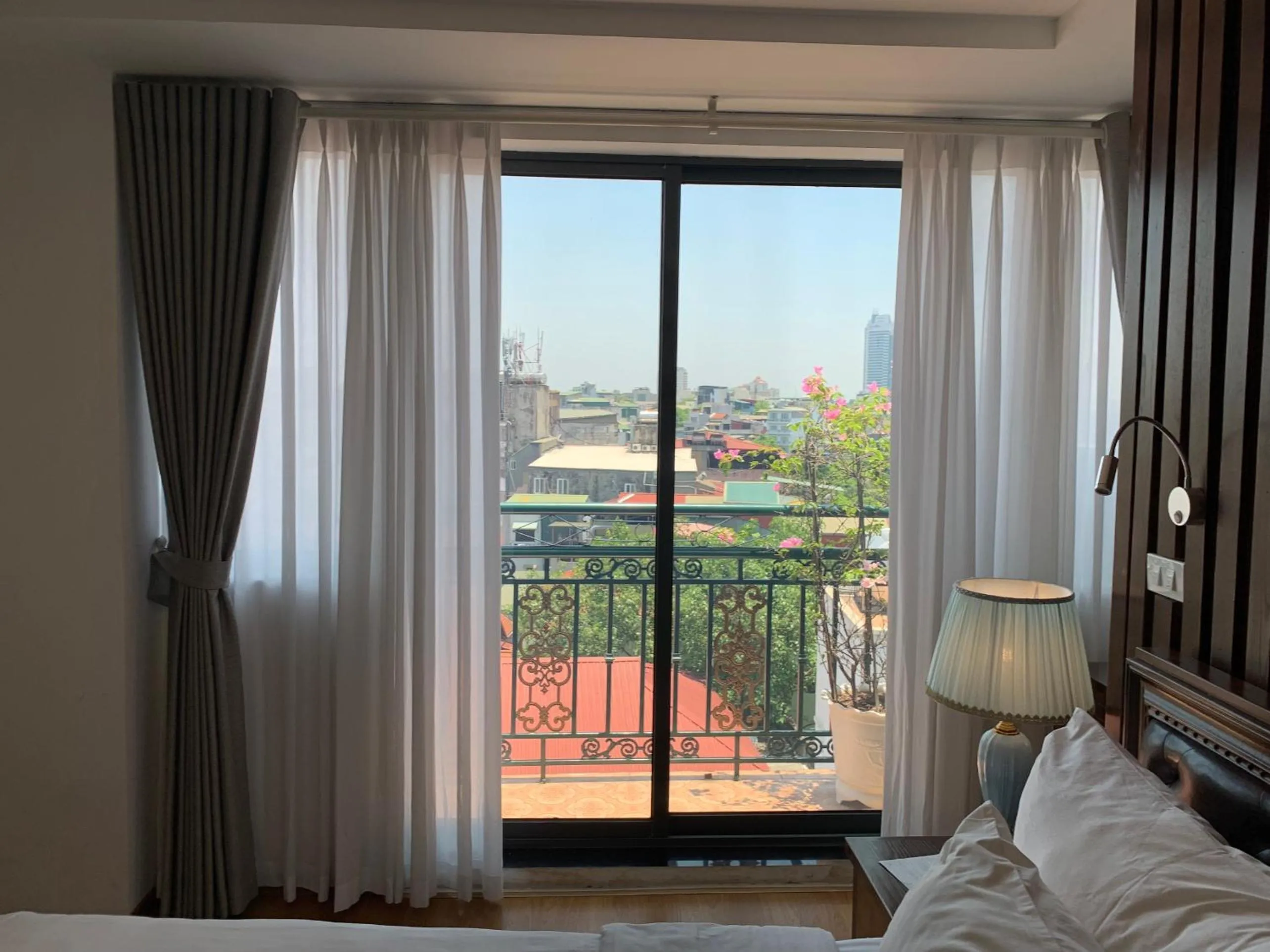 Property building, Bed in Free Airport Service Deals w Singita Classy Boutique Hotel & Travel