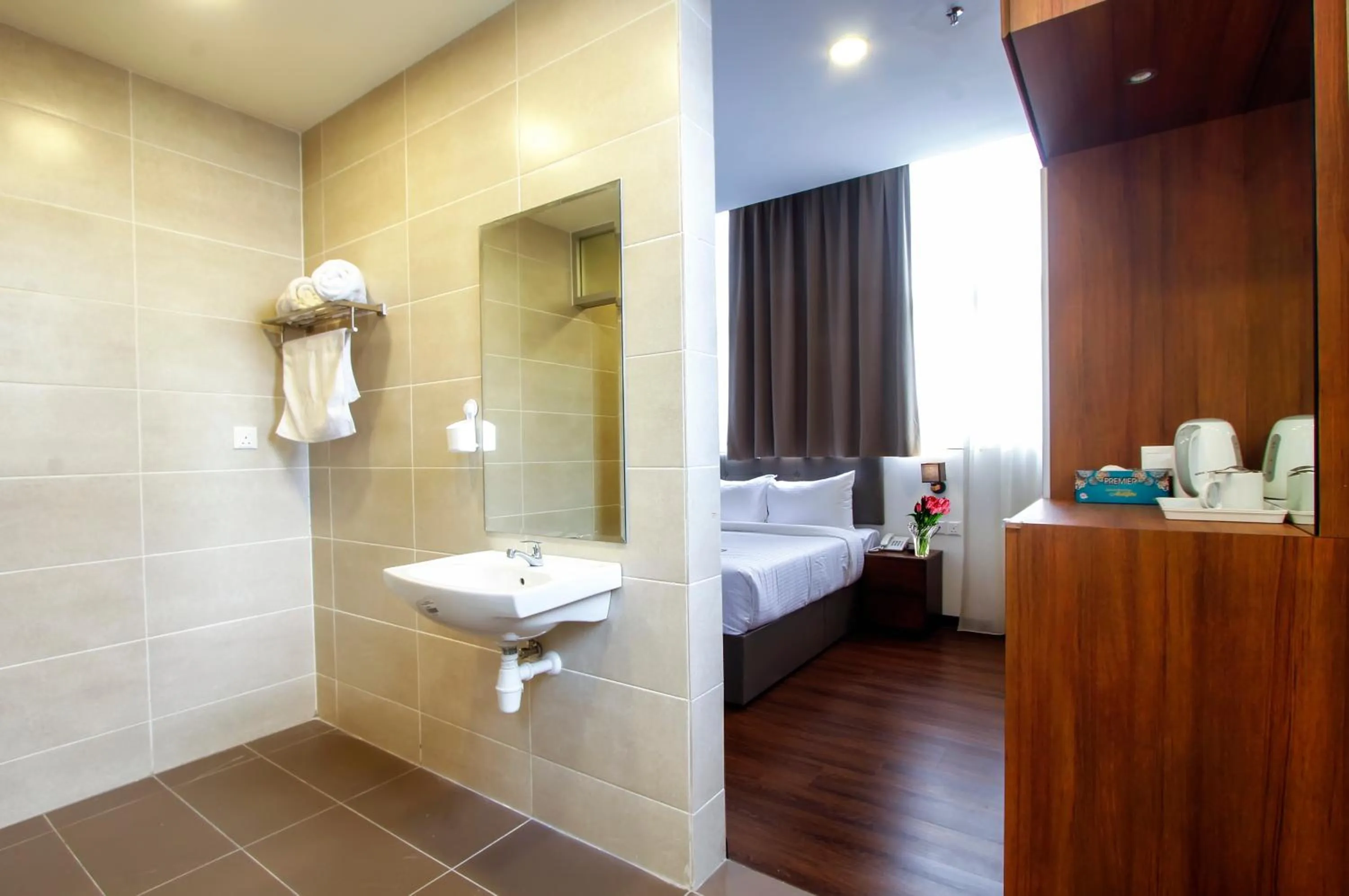 Bathroom, Bed in CitiVilla Hotel Penang