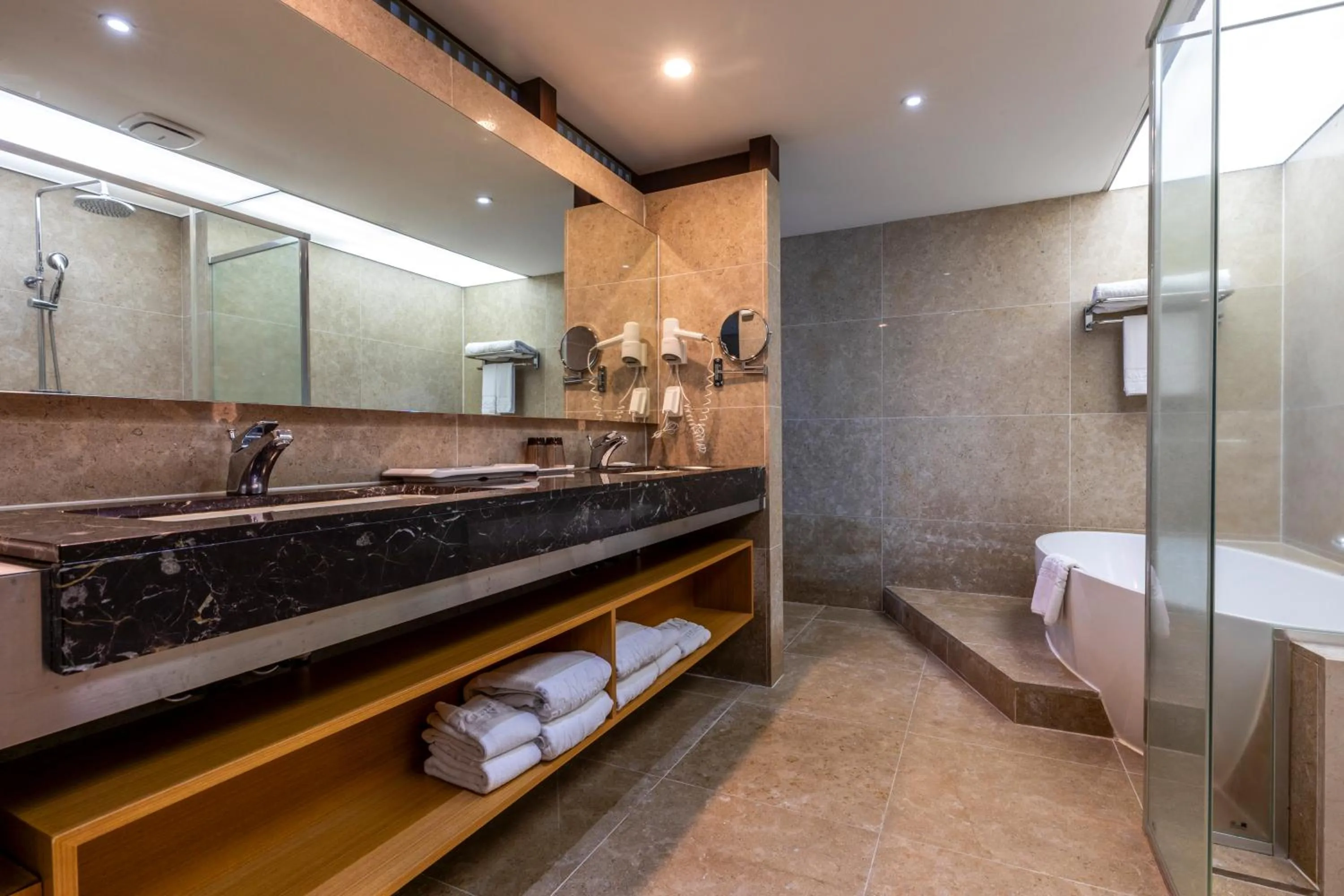 Ramada by Wyndham Jeju Hamdeok