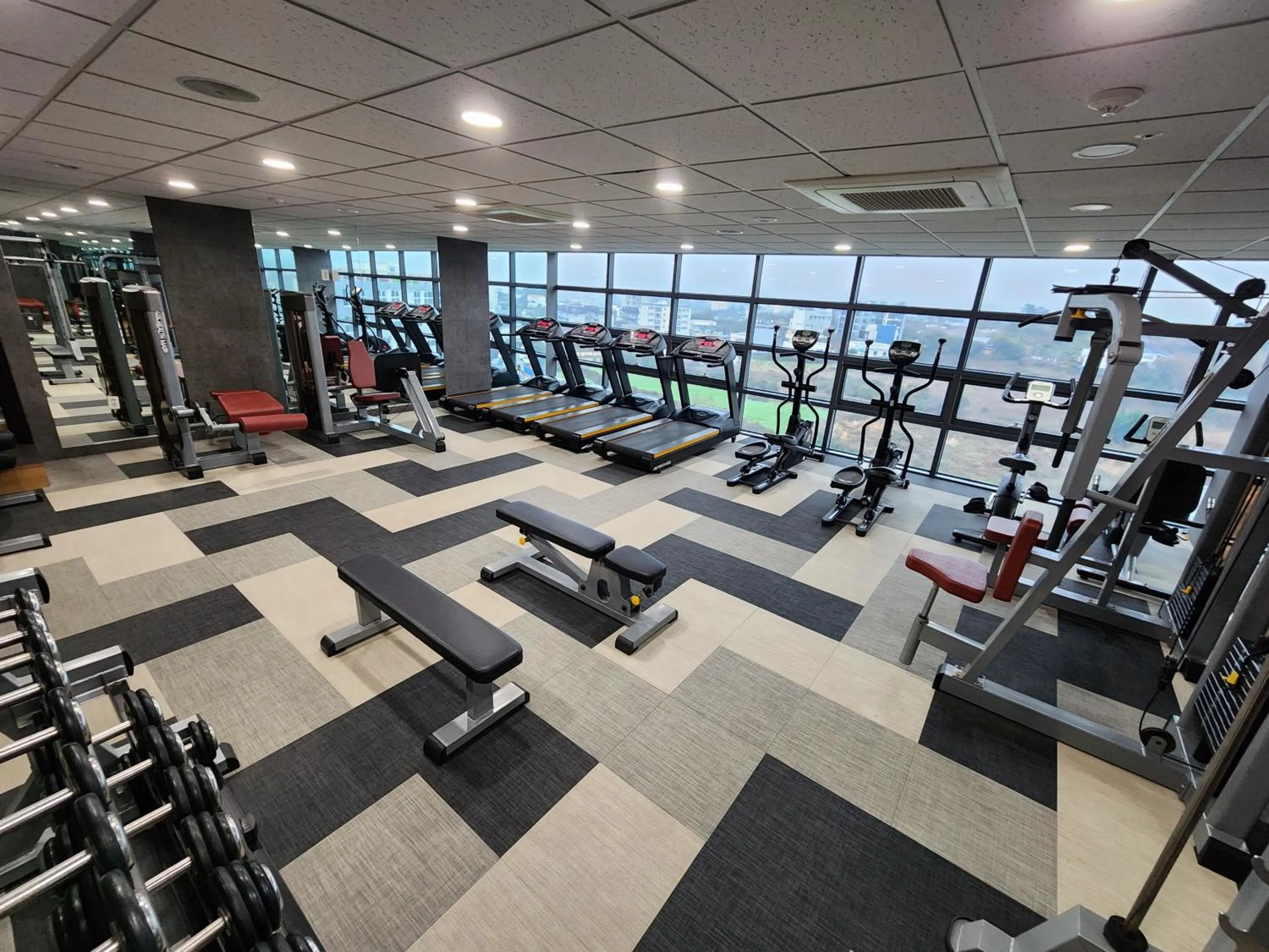 Fitness centre/facilities in Ramada by Wyndham Jeju Hamdeok