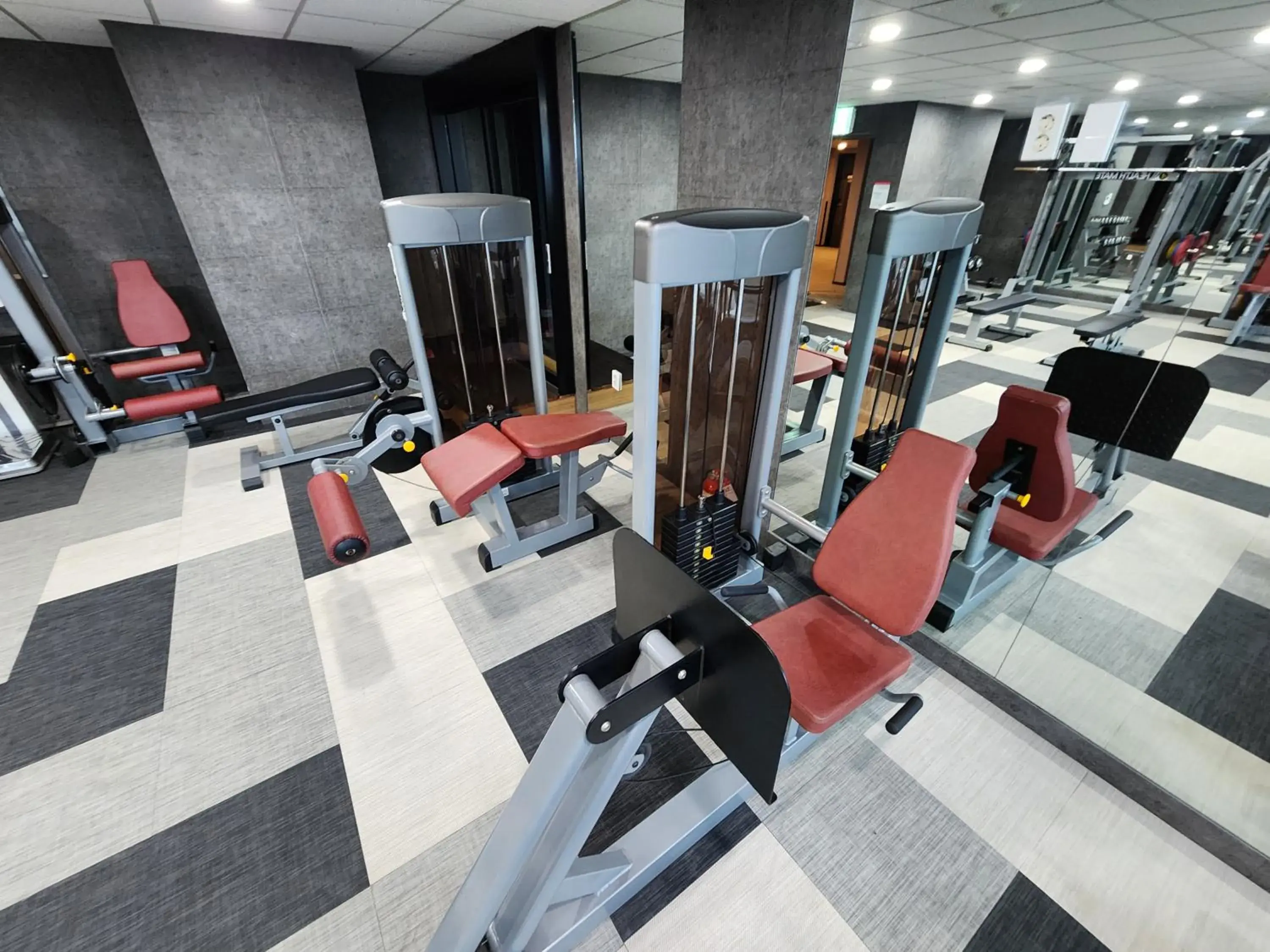 Fitness centre/facilities in Ramada by Wyndham Jeju Hamdeok Fitness centre/facilities in Ramada by Wyndham Jeju Hamdeok
