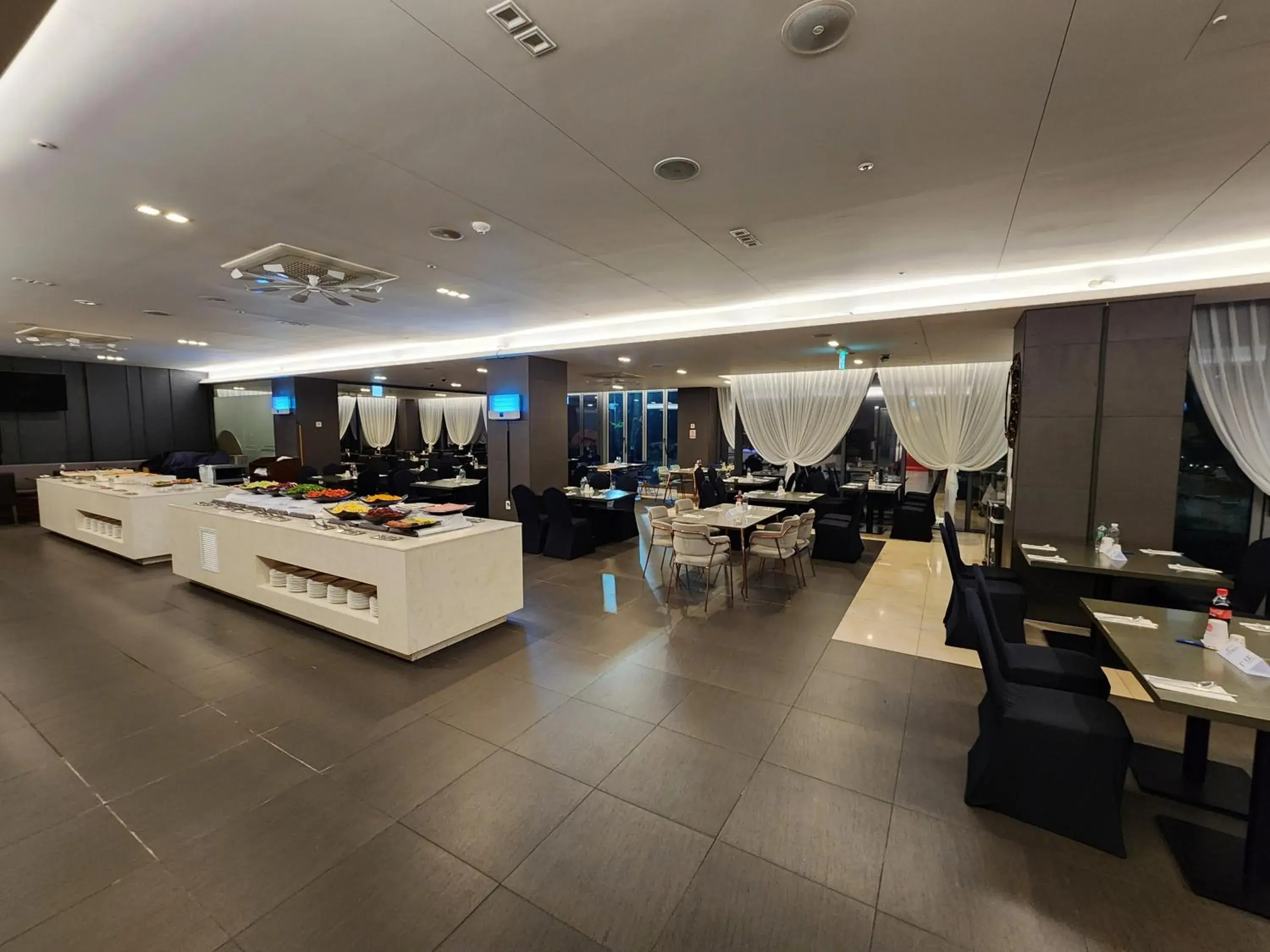 Restaurant/places to eat in Ramada by Wyndham Jeju Hamdeok Restaurant/places to eat in Ramada by Wyndham Jeju Hamdeok