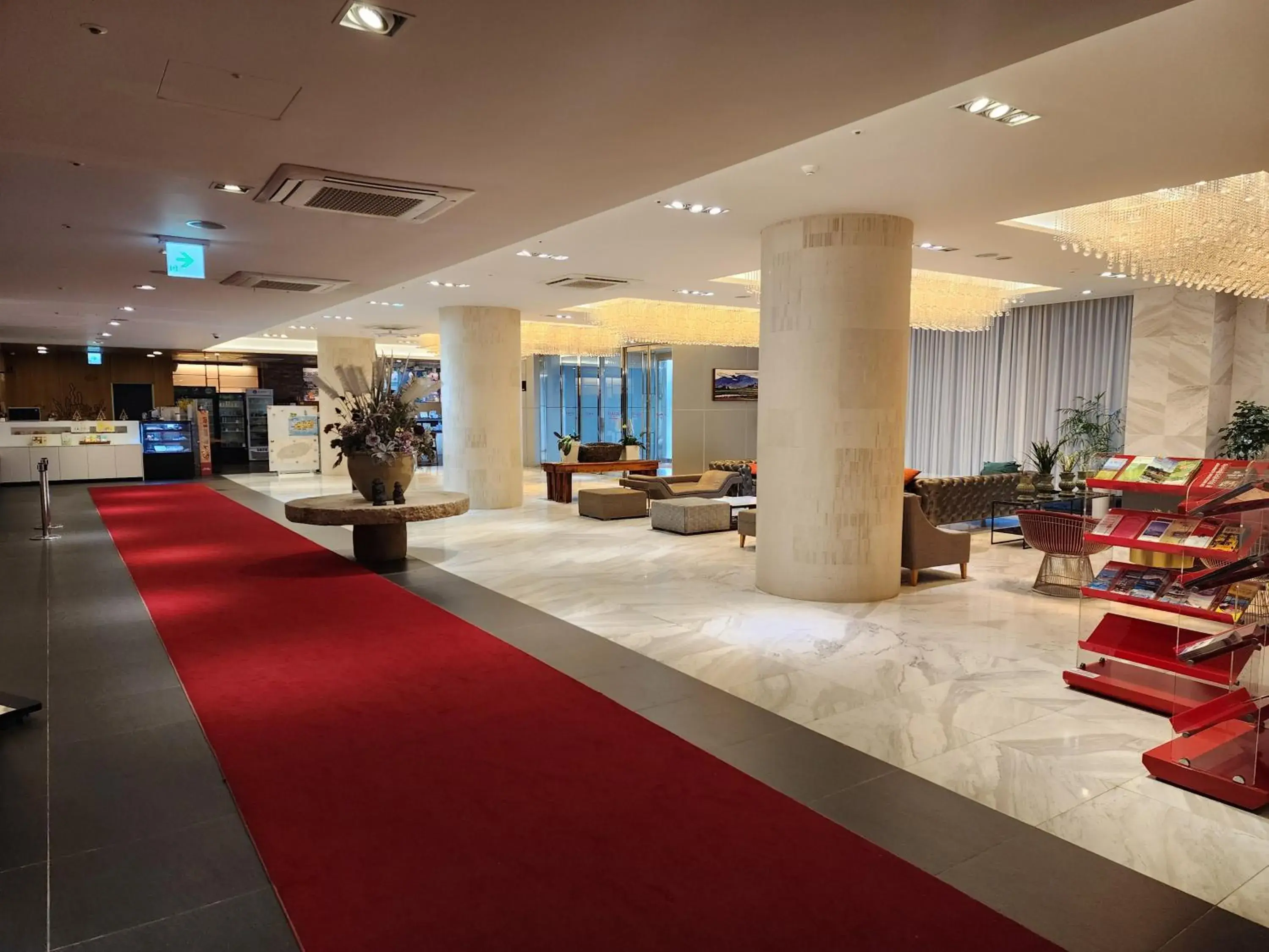 Lobby or reception in Ramada by Wyndham Jeju Hamdeok Lobby or reception in Ramada by Wyndham Jeju Hamdeok