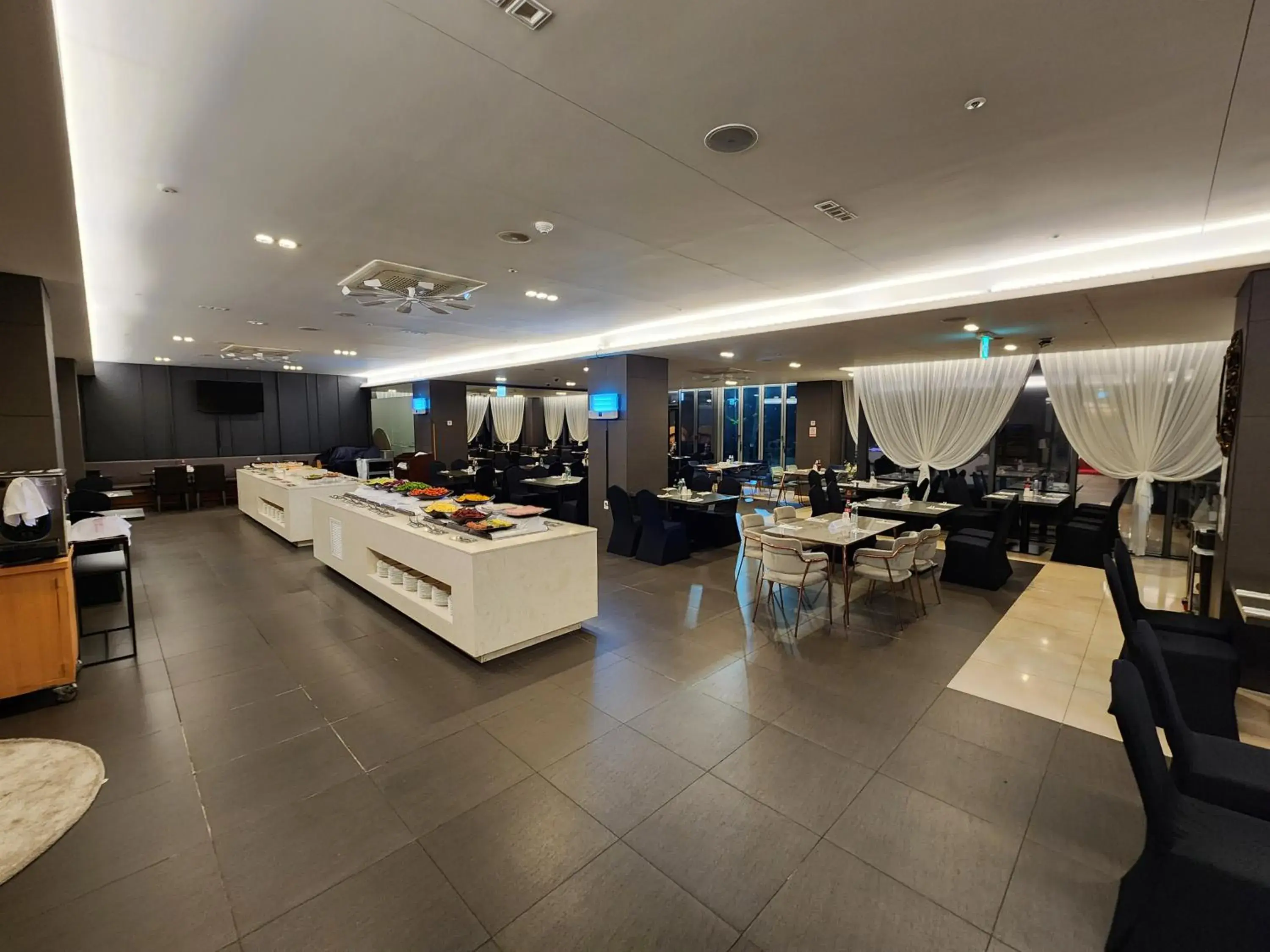 Restaurant/places to eat in Ramada by Wyndham Jeju Hamdeok Restaurant/places to eat in Ramada by Wyndham Jeju Hamdeok