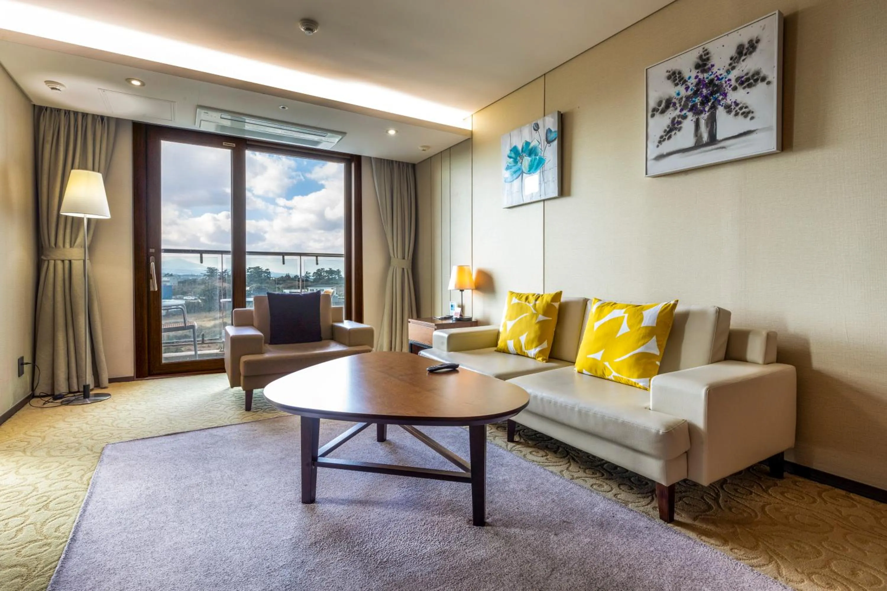 Ramada by Wyndham Jeju Hamdeok