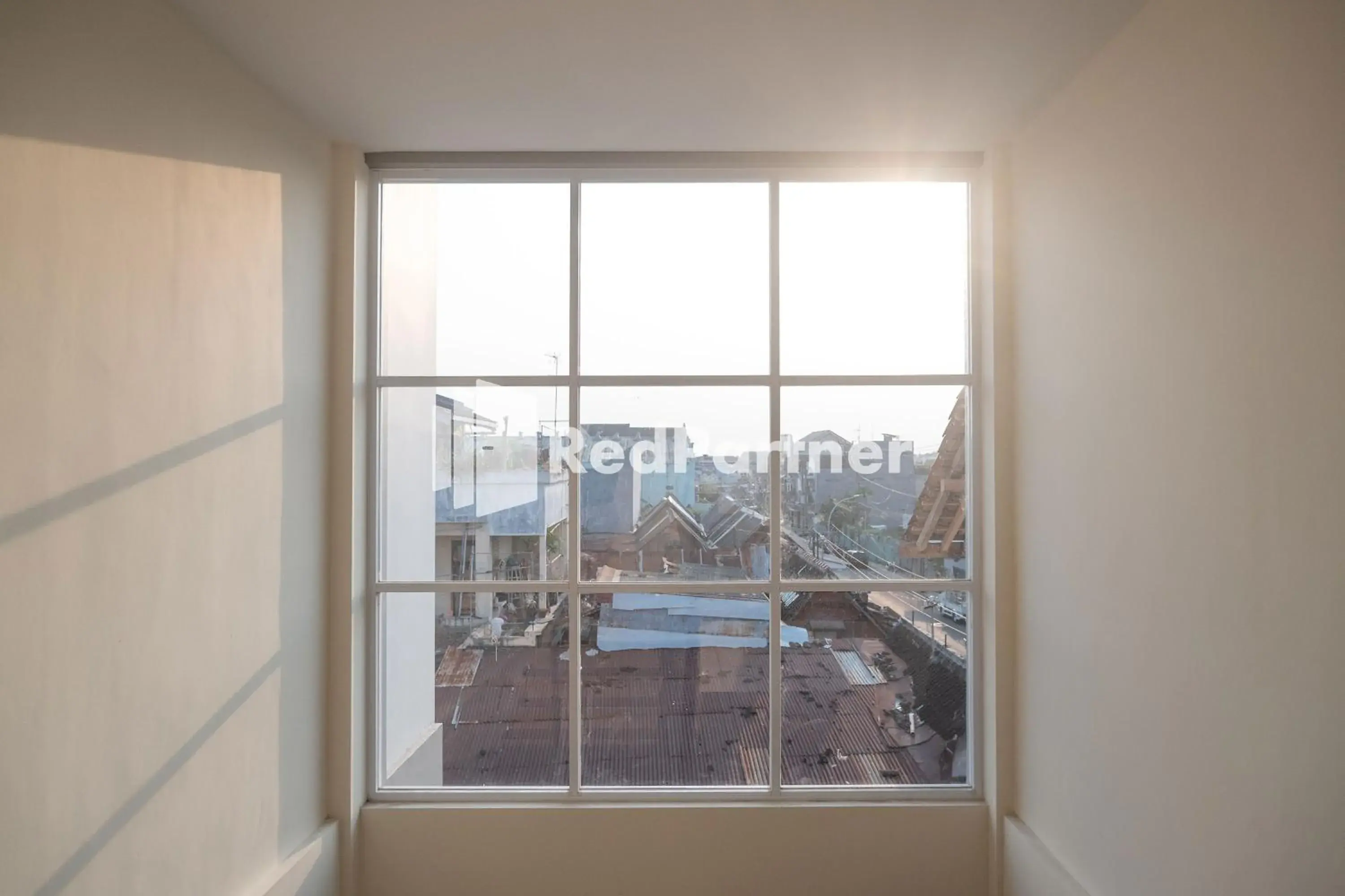 Property building in RedDoorz at Astana Malioboro Property building in RedDoorz at Astana Malioboro