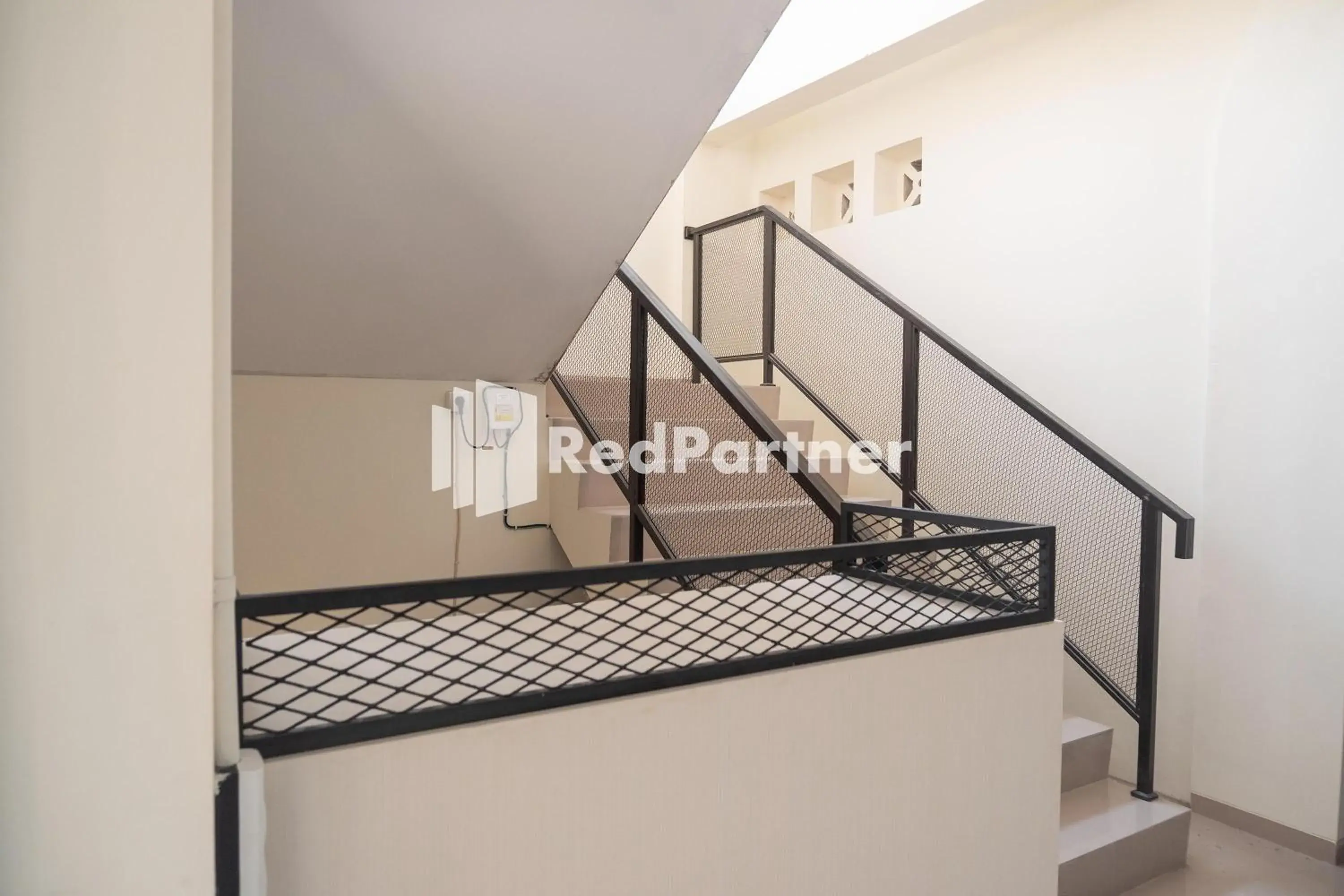 Property building in RedDoorz at Astana Malioboro Property building in RedDoorz at Astana Malioboro