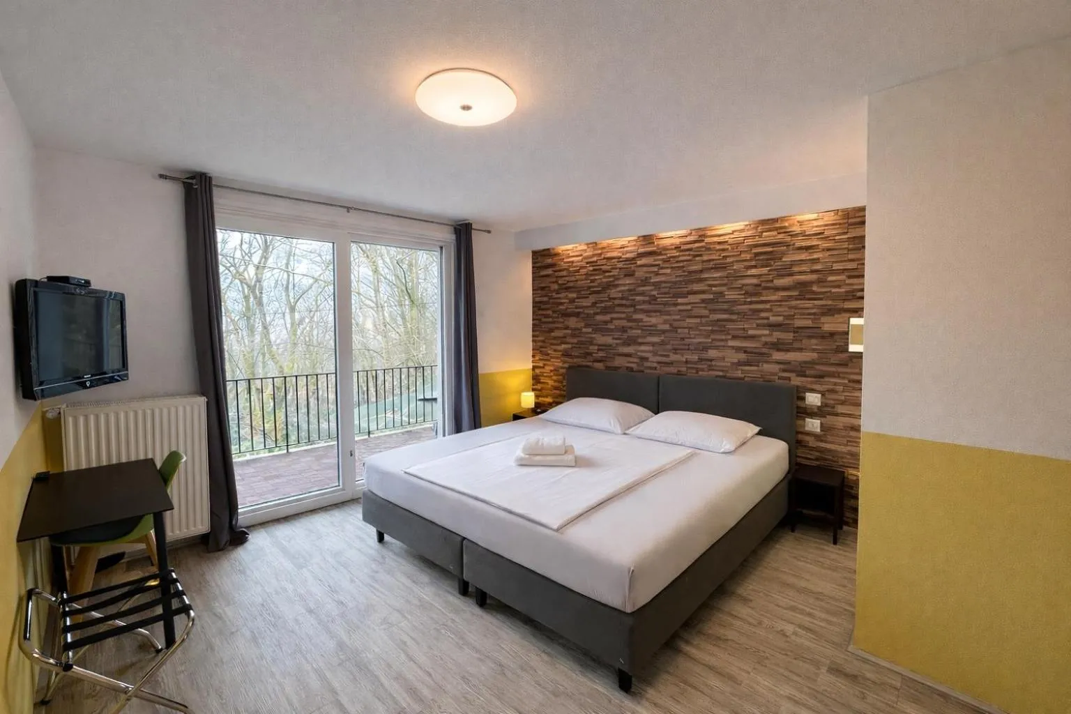 Bed in Silvio-Gesell-Tagungsstätte