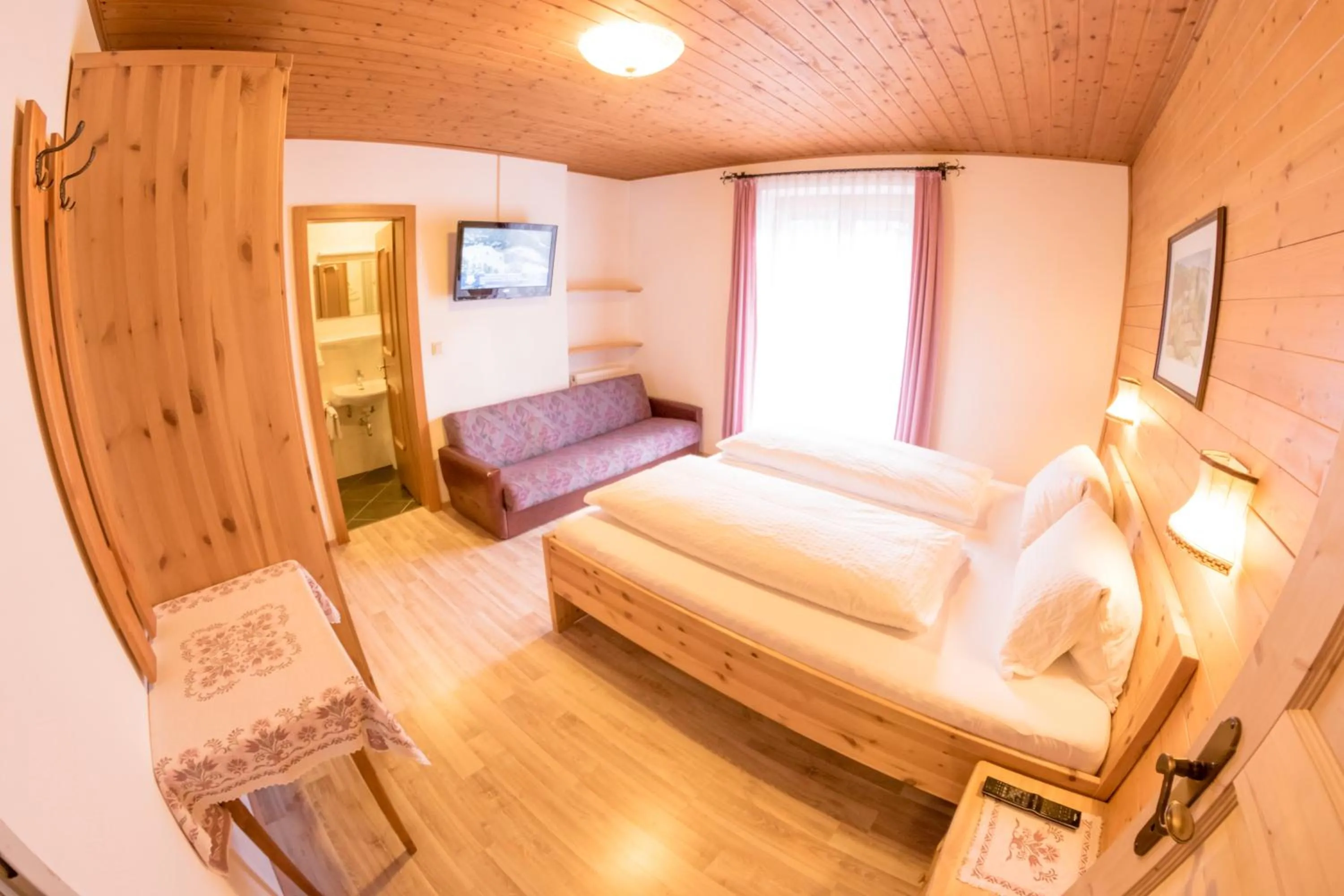 Bedroom, Bed in Landhaus Alpenrose