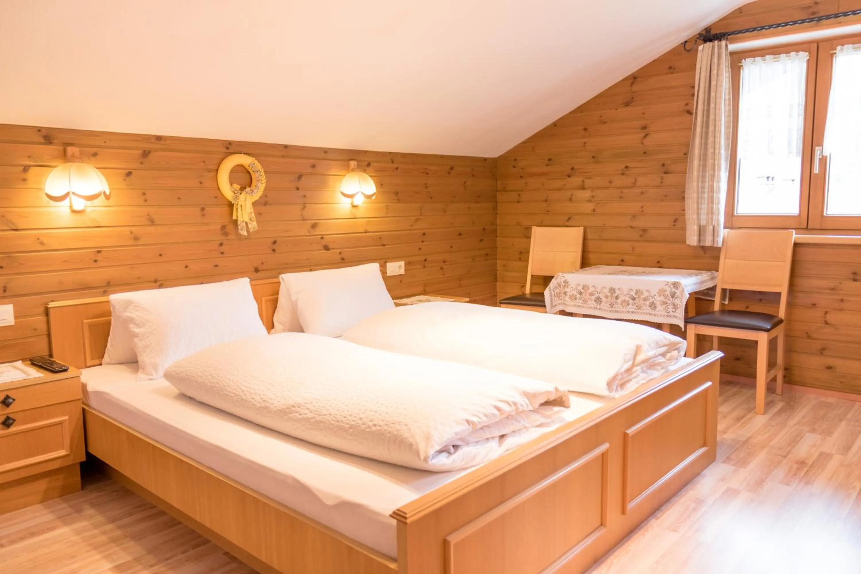 Bedroom, Bed in Landhaus Alpenrose
