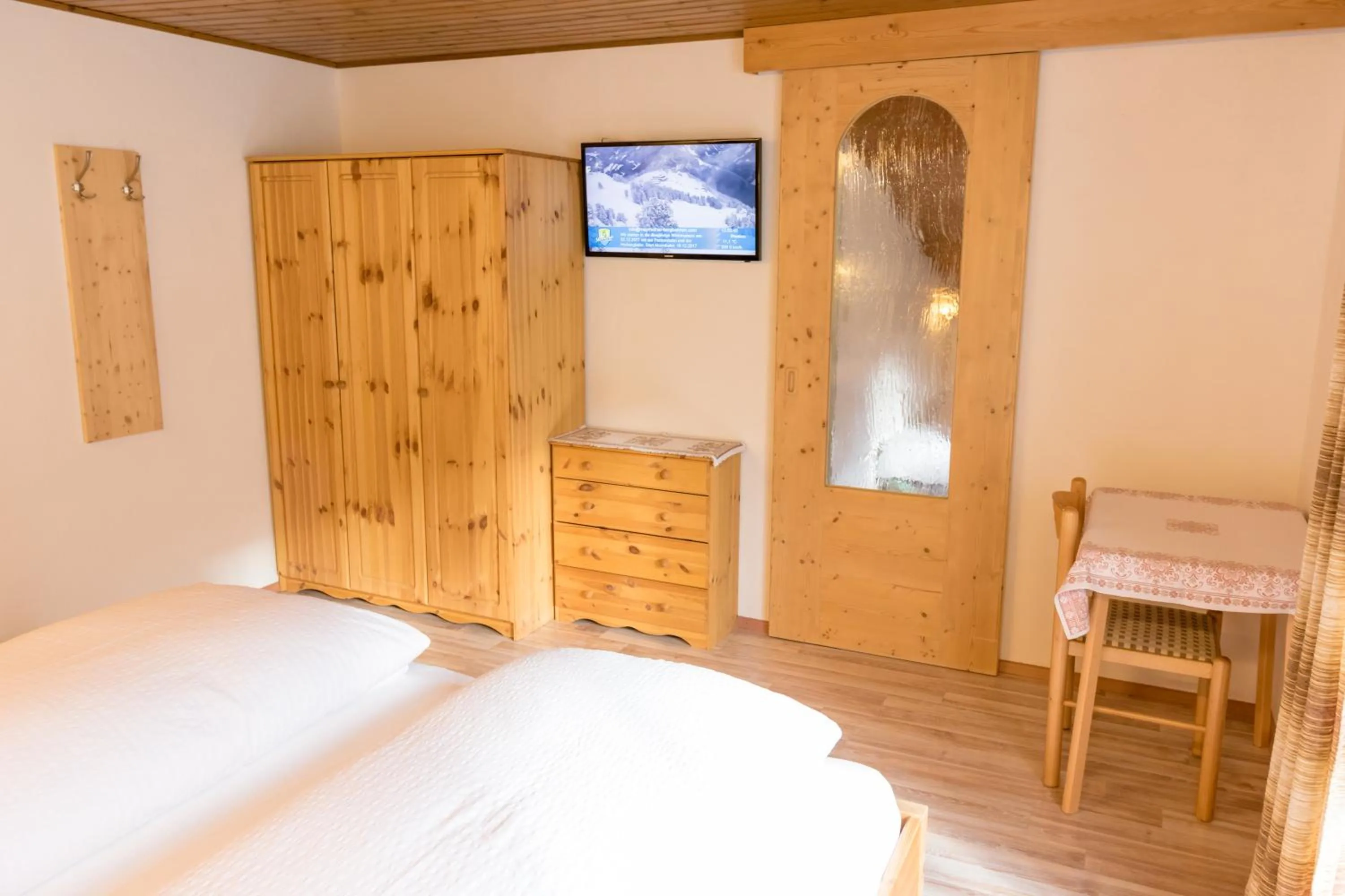 Bedroom, Bed in Landhaus Alpenrose