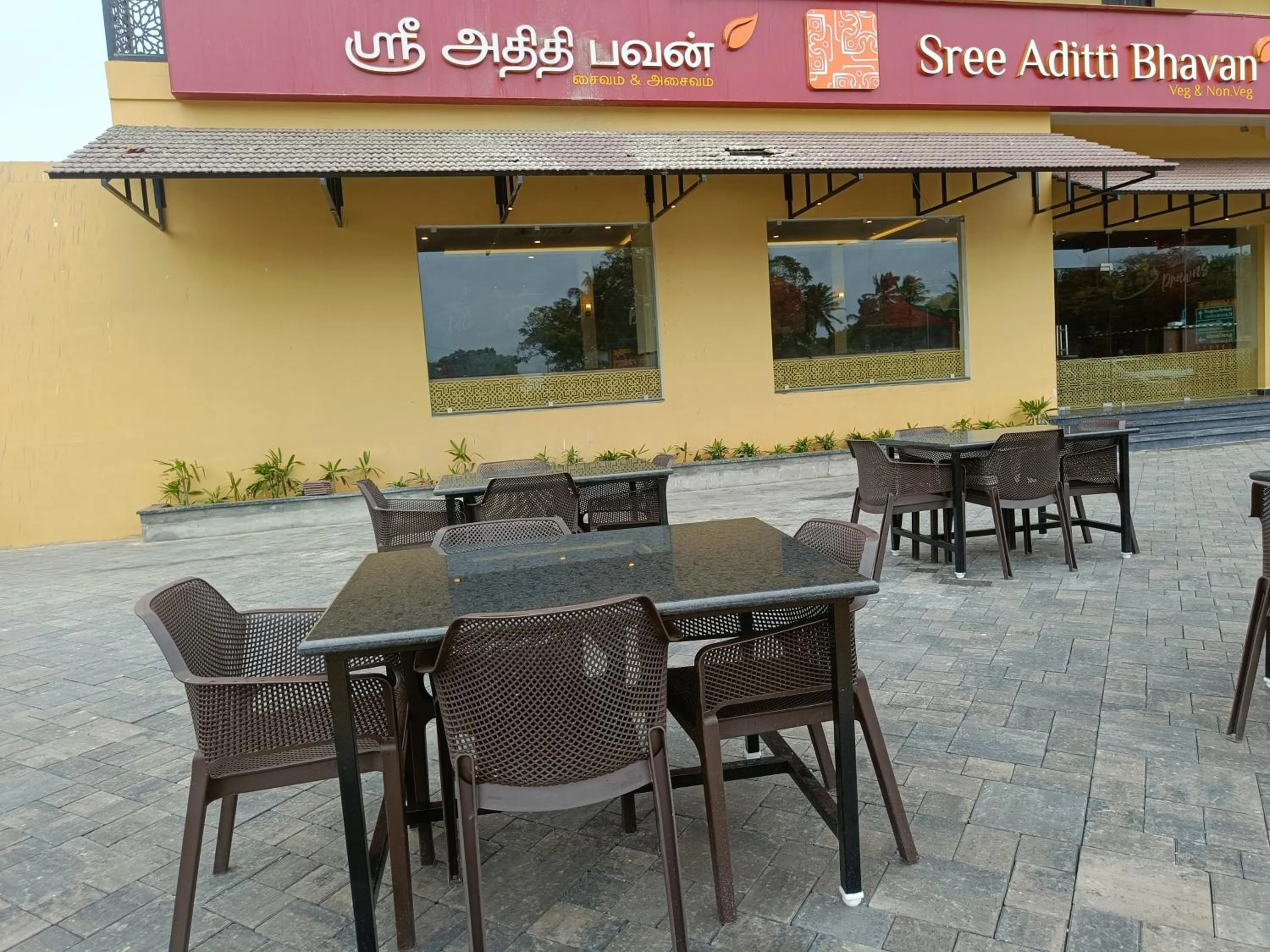 Dining area in Hotel Comorin Grand