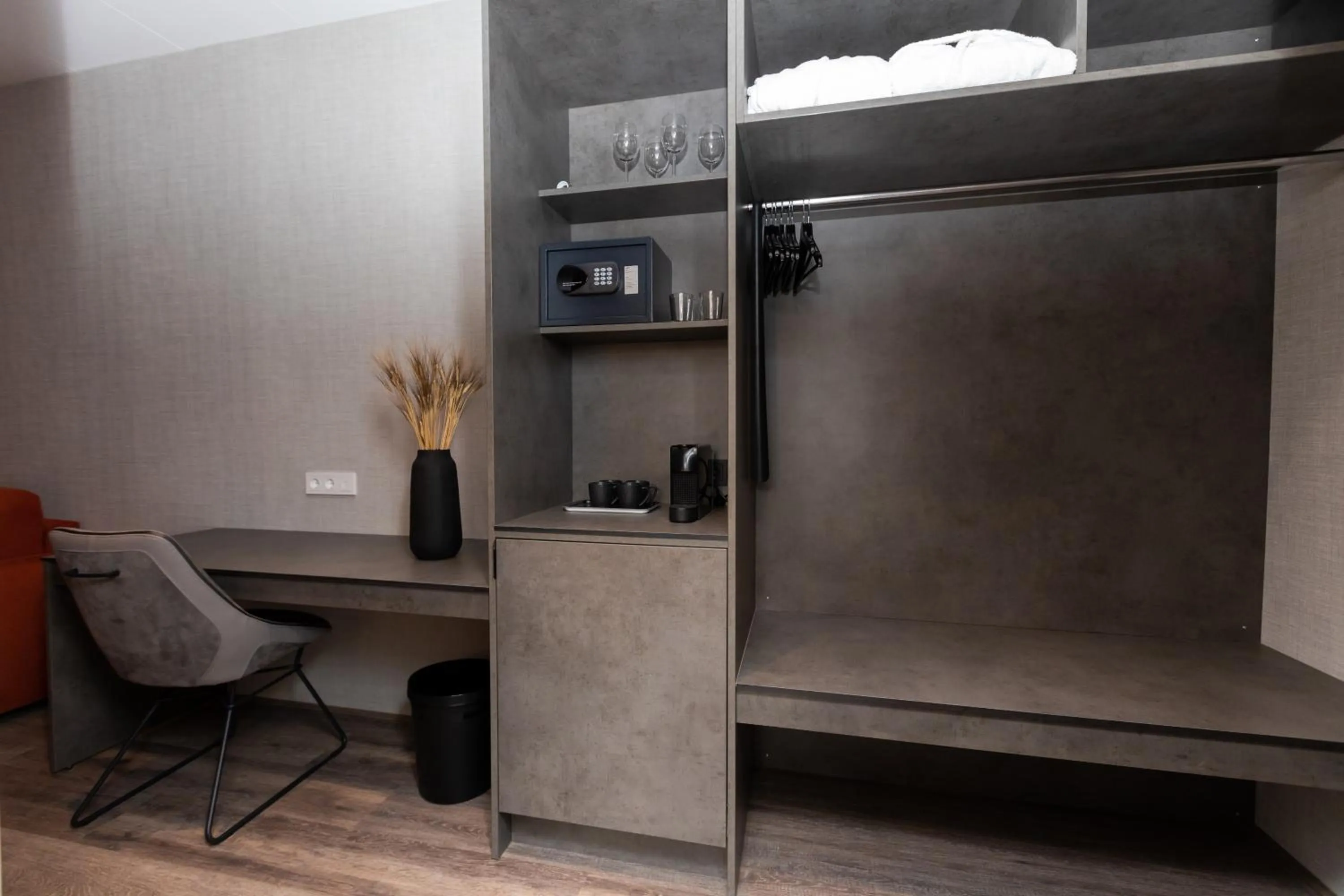 wardrobe in Hotel Halond