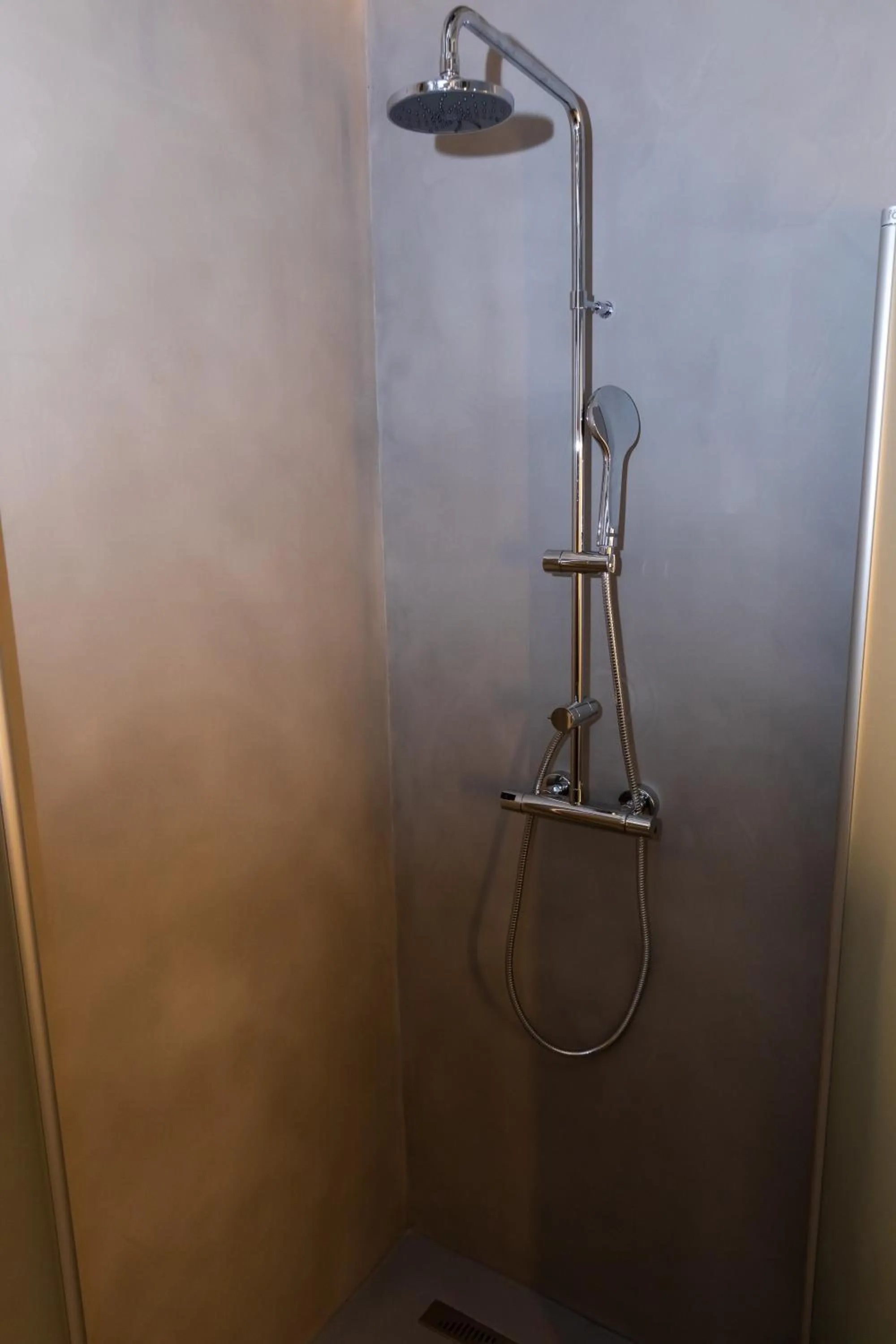 Shower in Hotel Halond