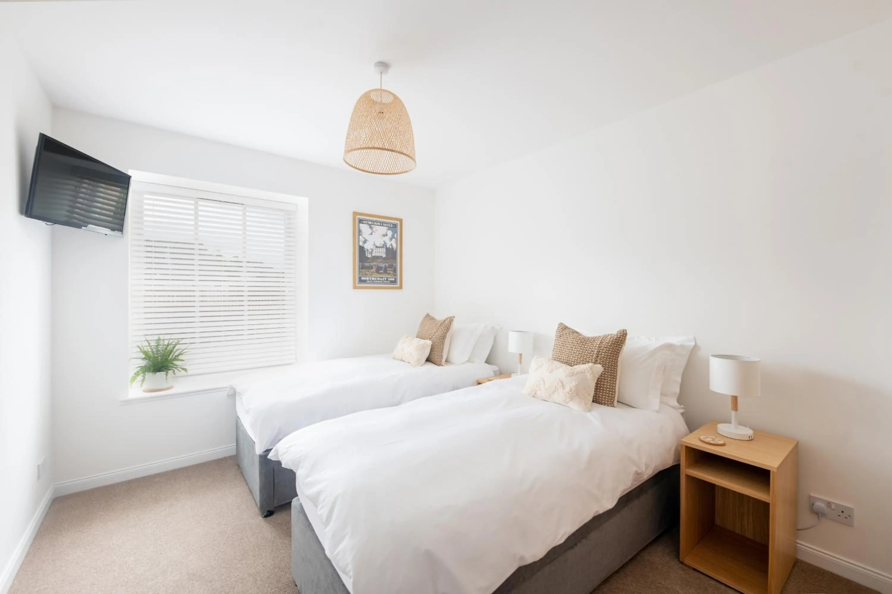 Bedroom, Bed in End House Inverness