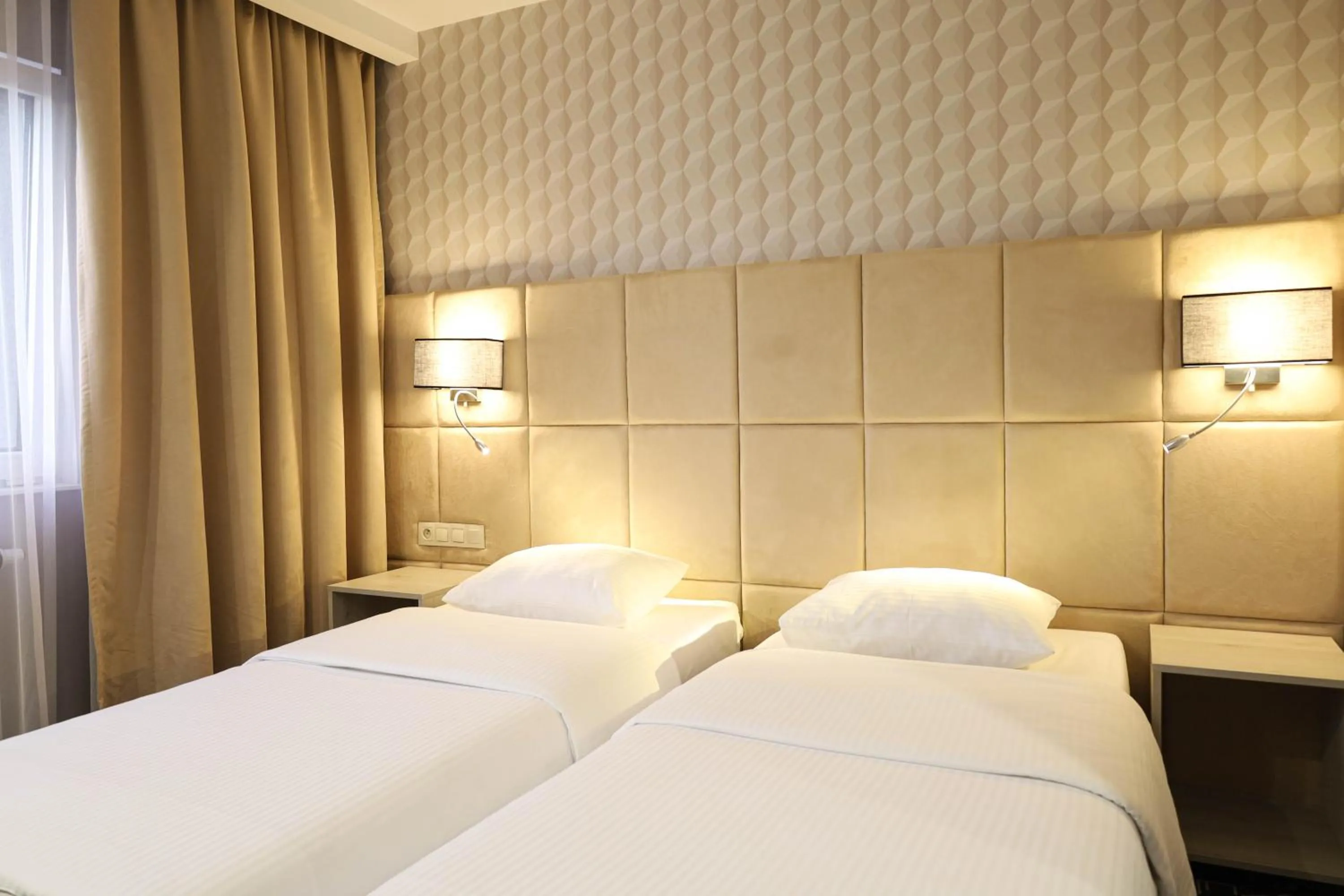Photo of the whole room, Bed in Citi Hotel's Warszawa-Falenty