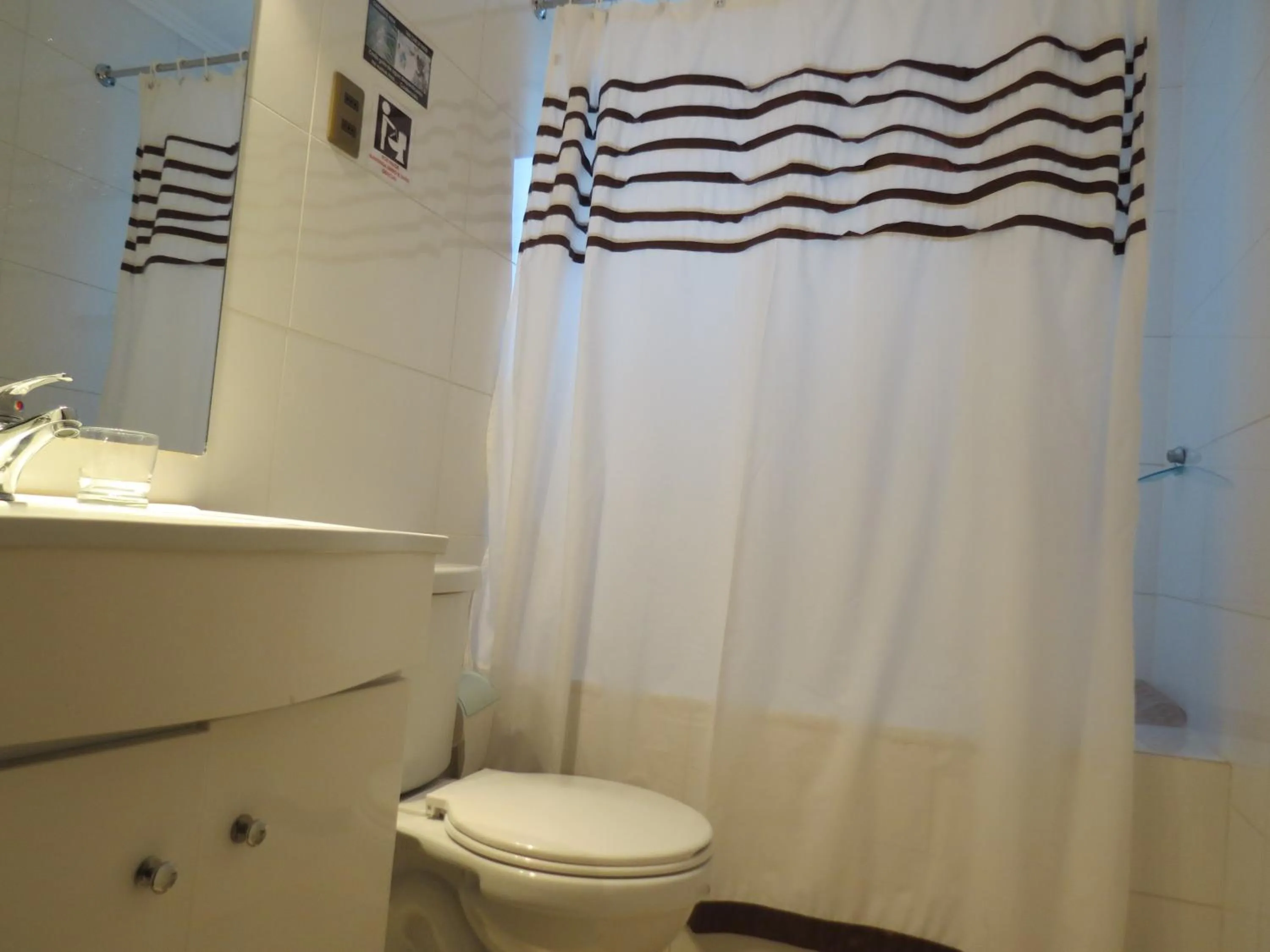 Bathroom in Hostal La Cumbre