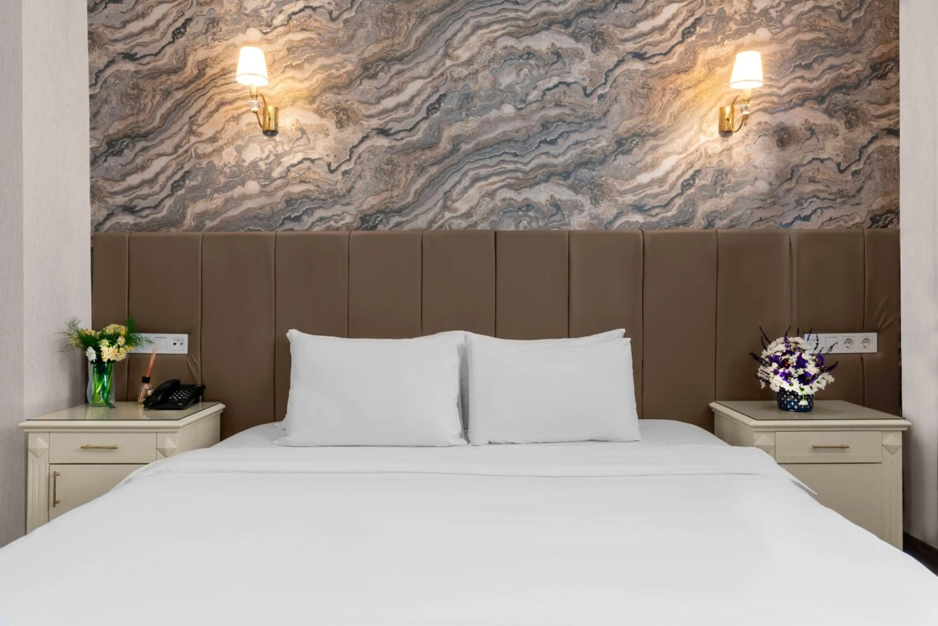 Bedroom, Bed in Valide Hotel