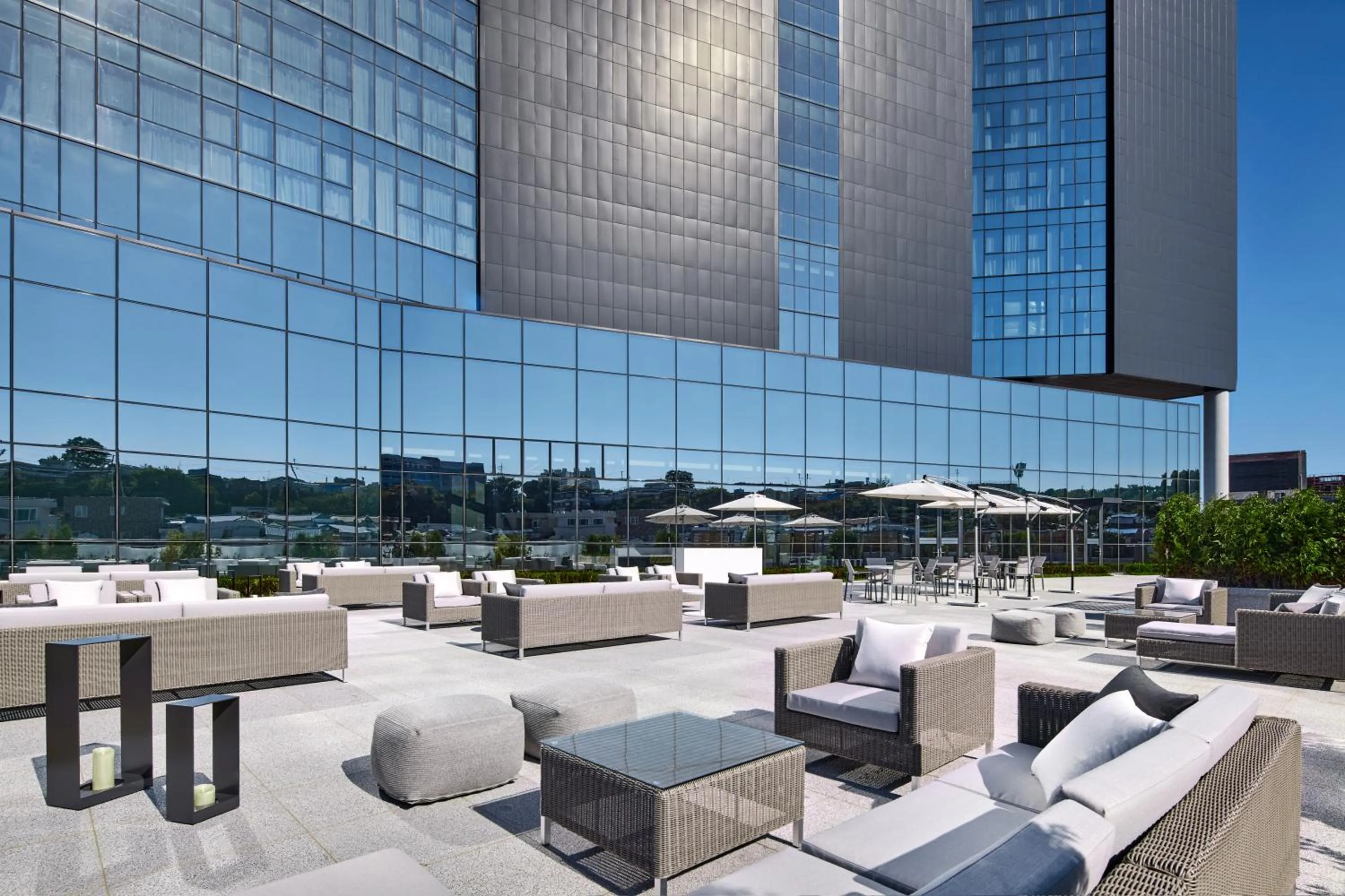 Seating area in Shilla Stay Yeosu Expo Station