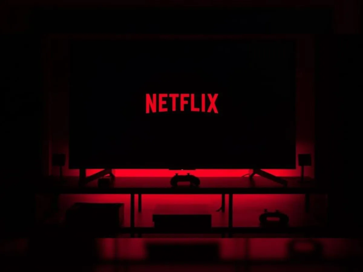 Communal lounge/ TV room in TownHouse Tbilisi Boutique Hotel