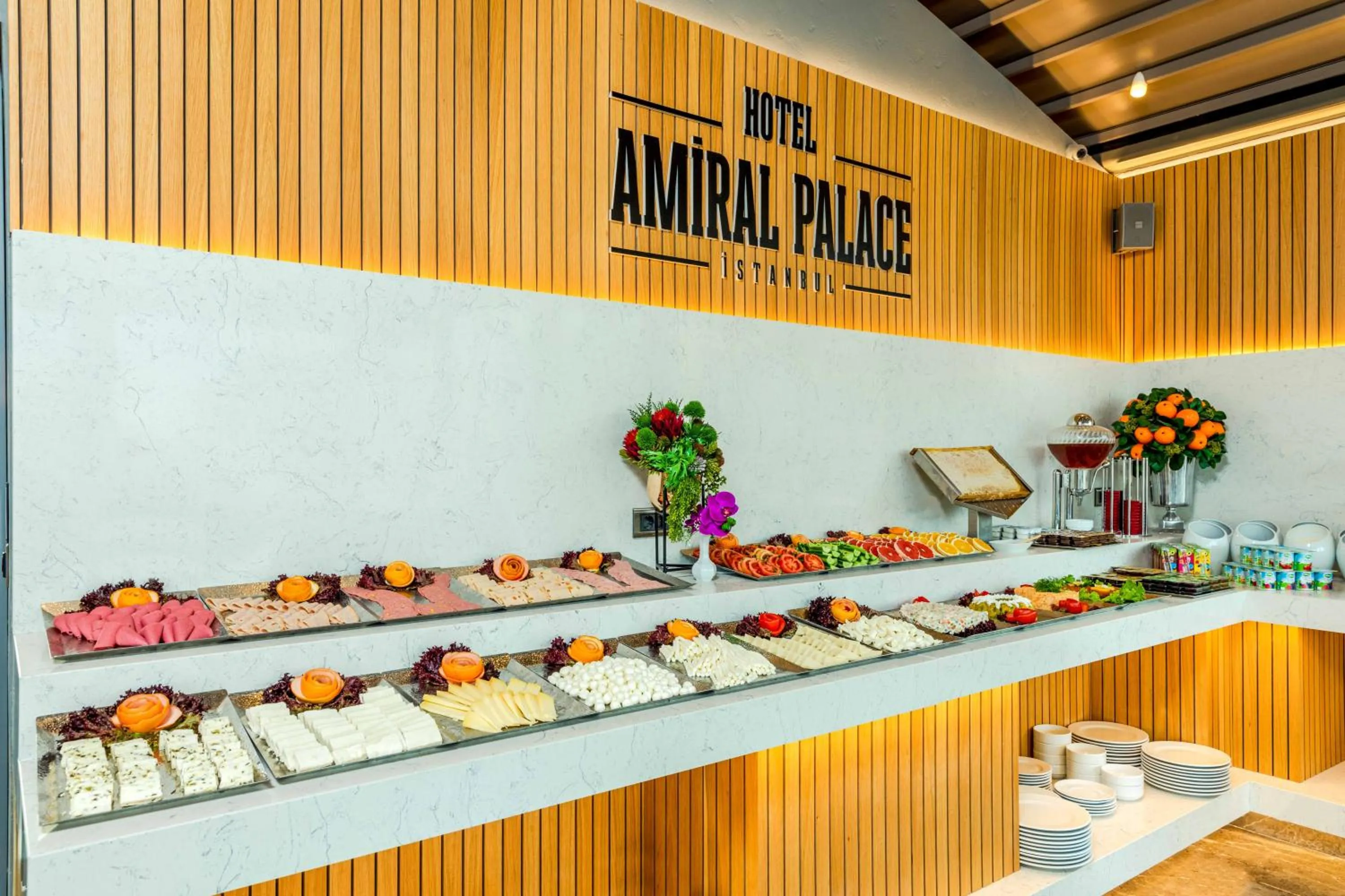 Restaurant/places to eat in Amiral Palace Hotel Boutique Class
