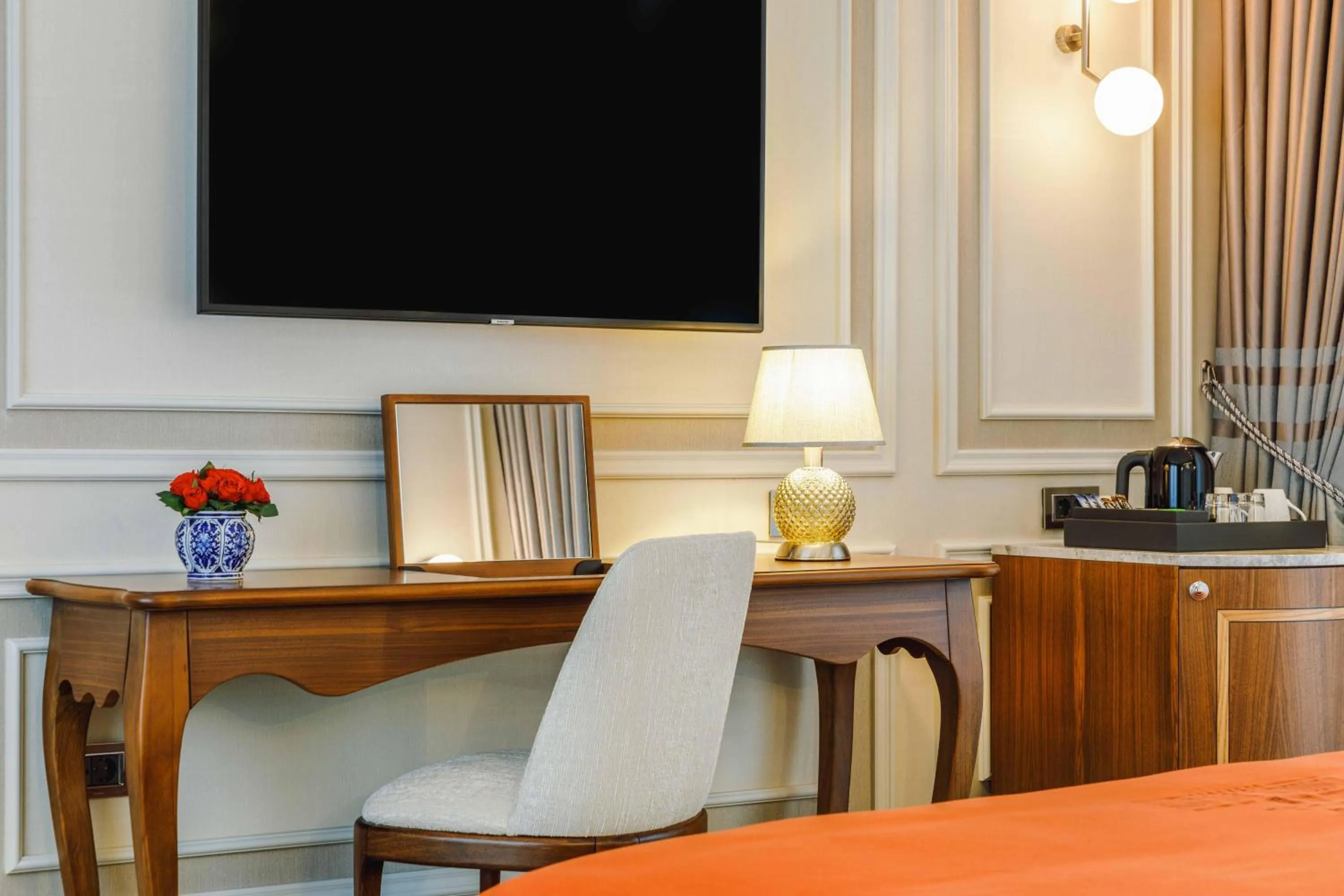 Photo of the whole room in Amiral Palace Hotel Boutique Class