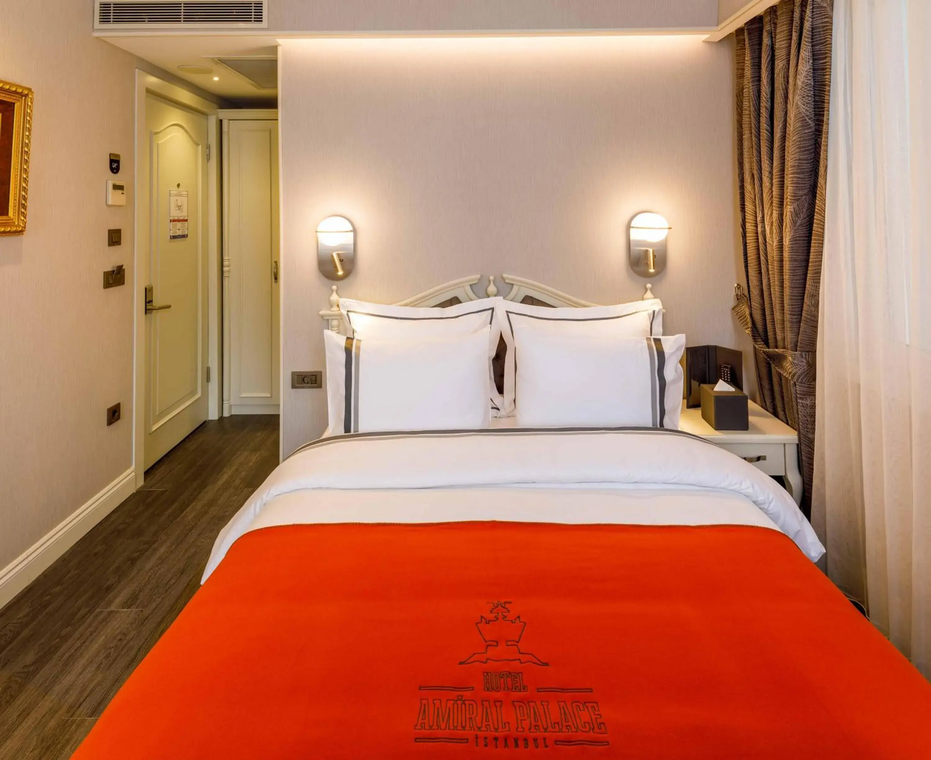 Photo of the whole room, Bed in Amiral Palace Hotel Boutique Class Photo of the whole room, Bed in Amiral Palace Hotel Boutique Class