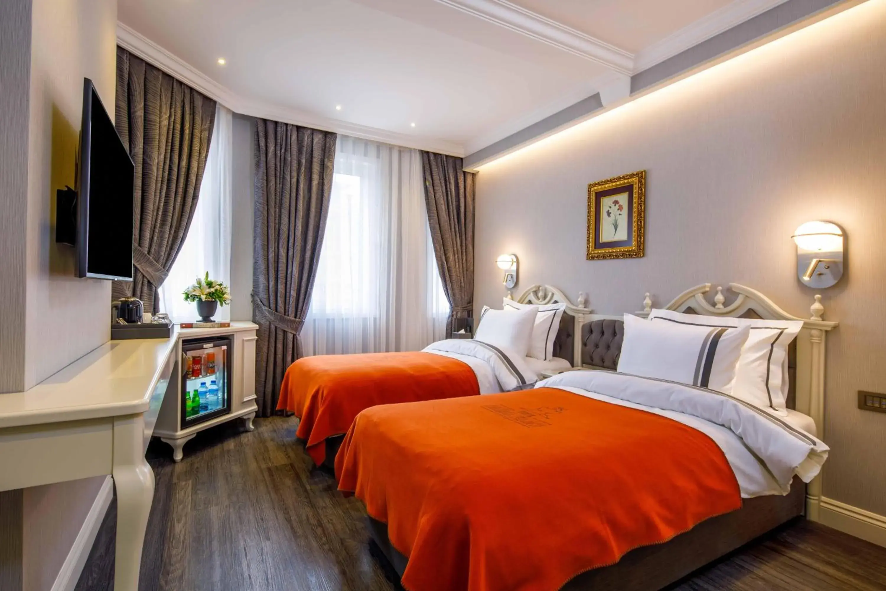 Photo of the whole room, Bed in Amiral Palace Hotel Boutique Class Photo of the whole room, Bed in Amiral Palace Hotel Boutique Class