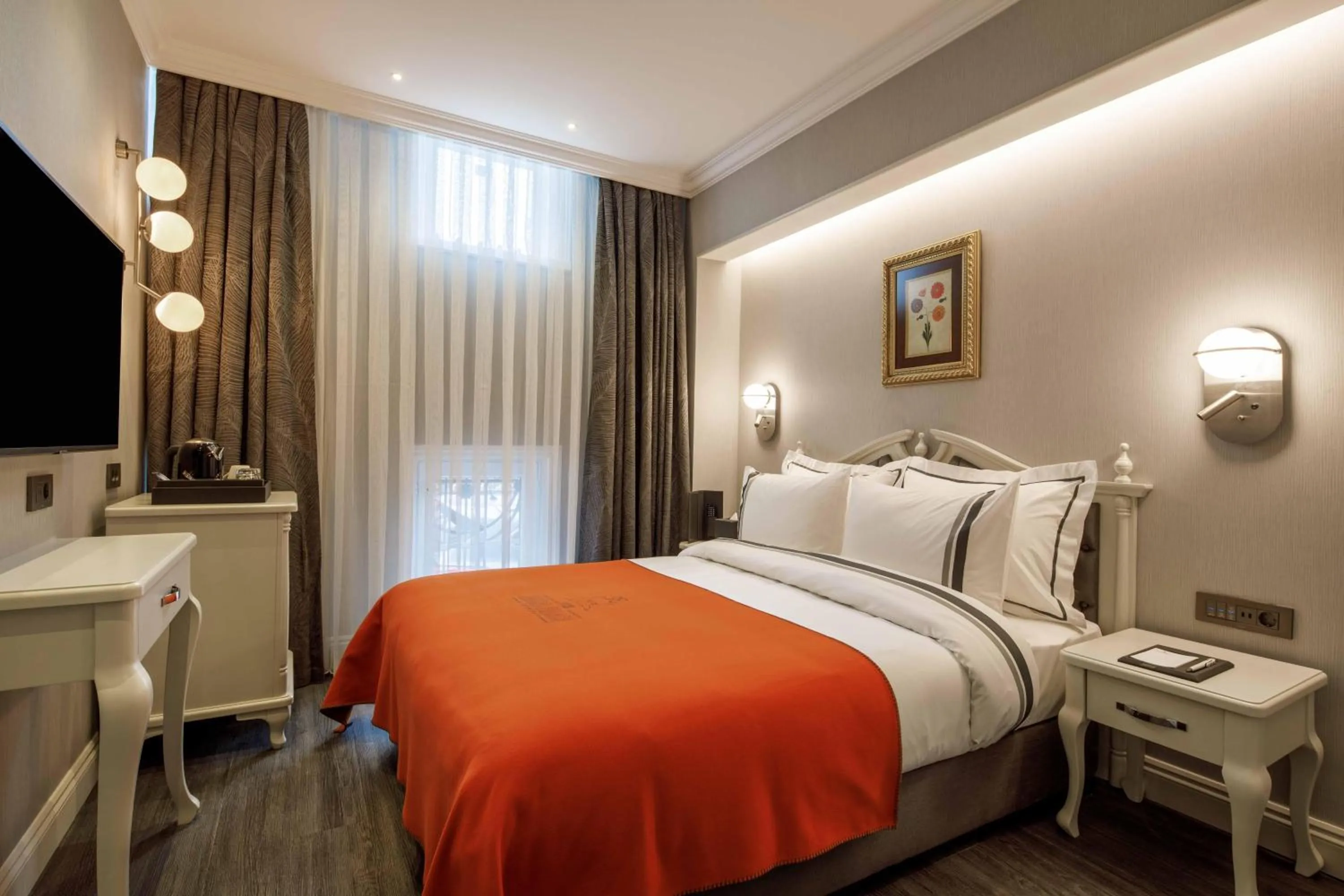 Bed in Amiral Palace Hotel Boutique Class