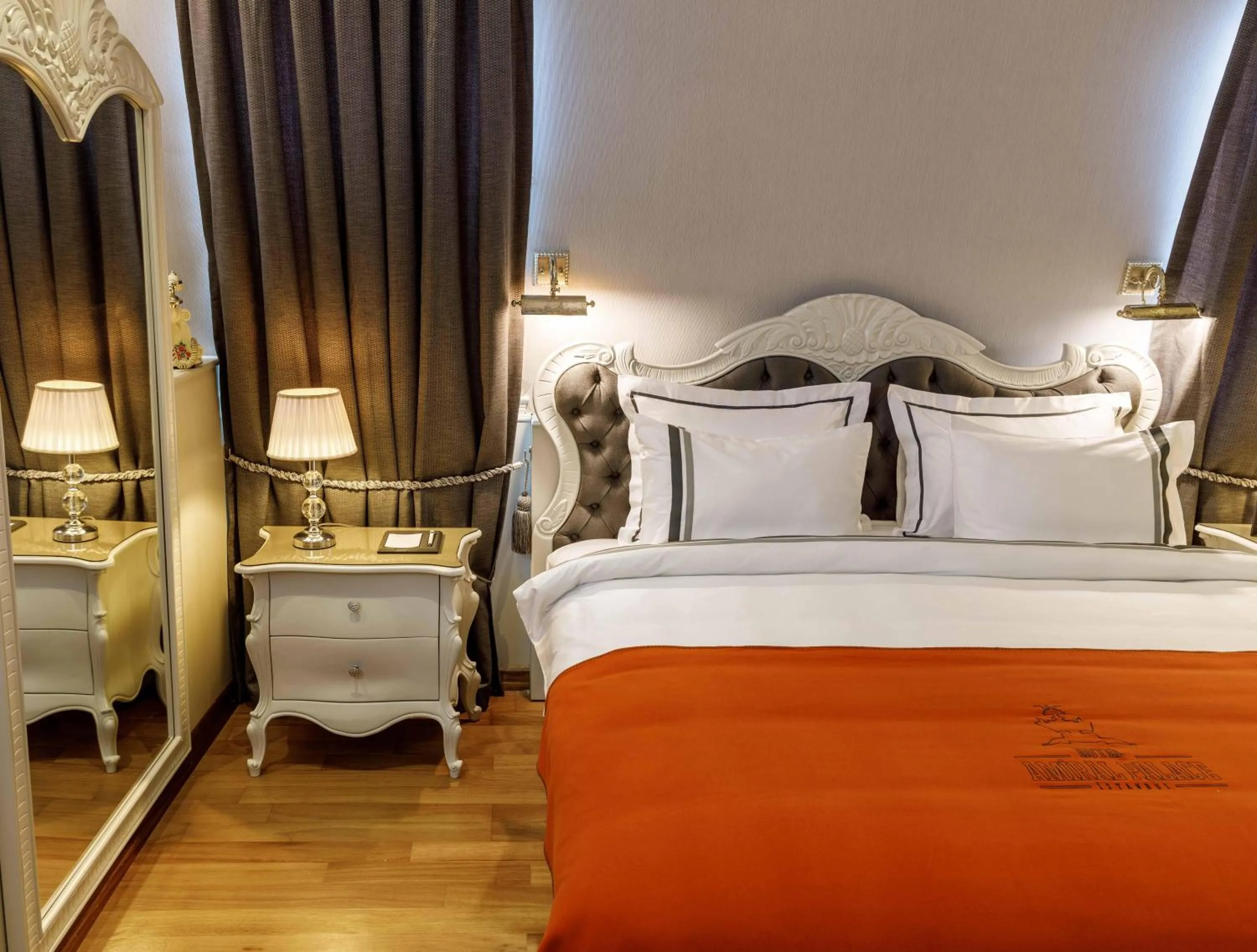 Photo of the whole room, Bed in Amiral Palace Hotel Boutique Class