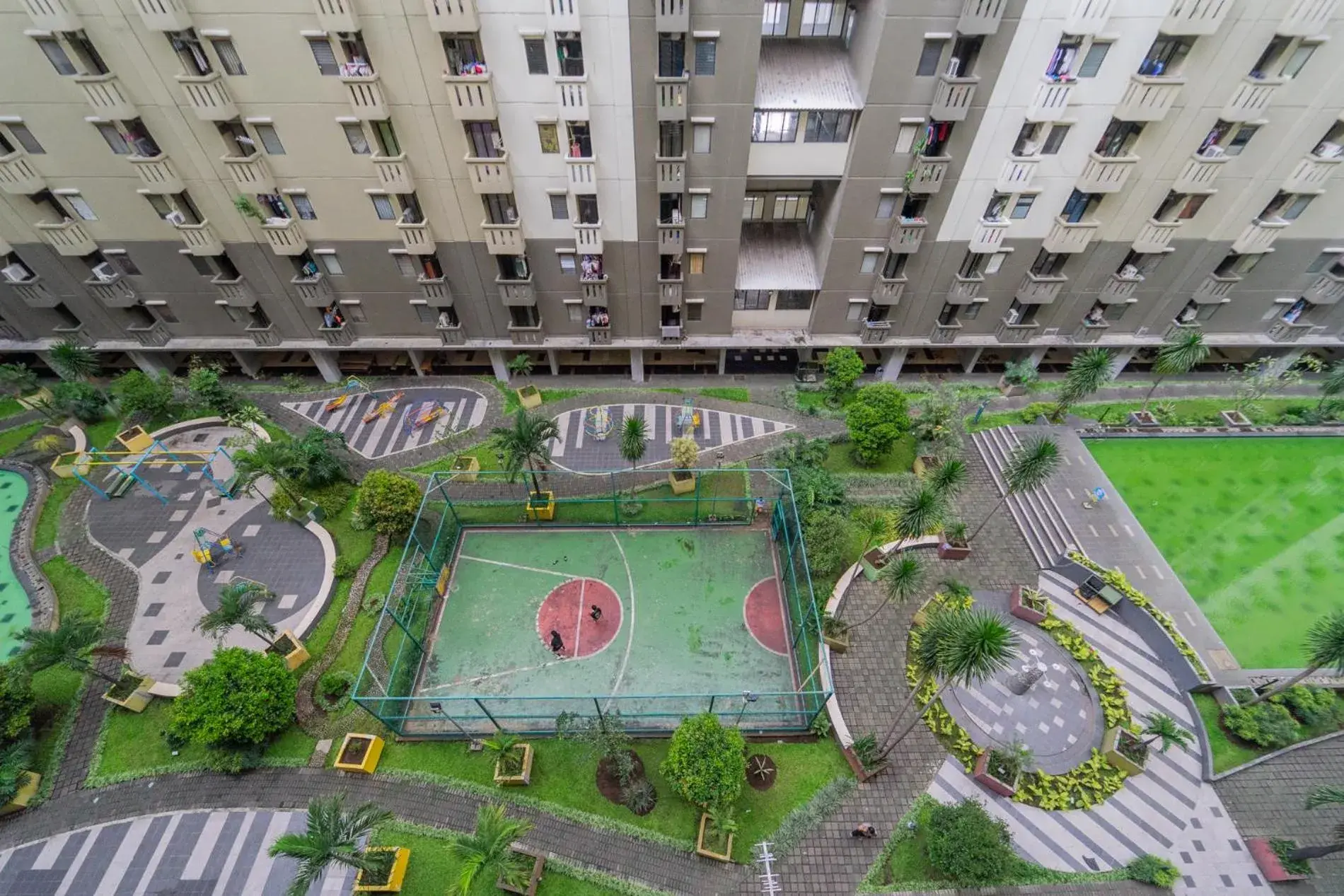 Property building in RedLiving Apartemen Gateway Cicadas - Sarana Cipta Mahakarya Property building in RedLiving Apartemen Gateway Cicadas - Sarana Cipta Mahakarya