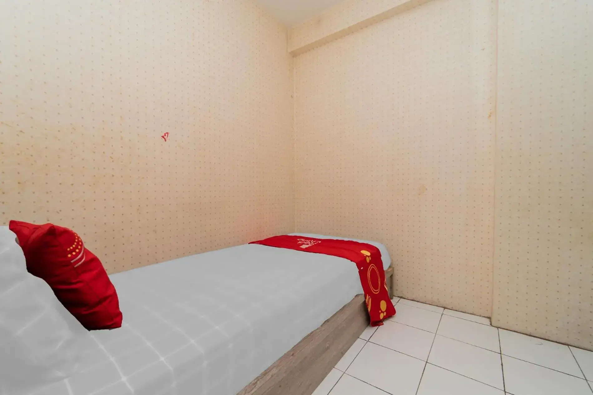 Bedroom in RedLiving Apartemen Gateway Cicadas - Sarana Cipta Mahakarya Bedroom in RedLiving Apartemen Gateway Cicadas - Sarana Cipta Mahakarya