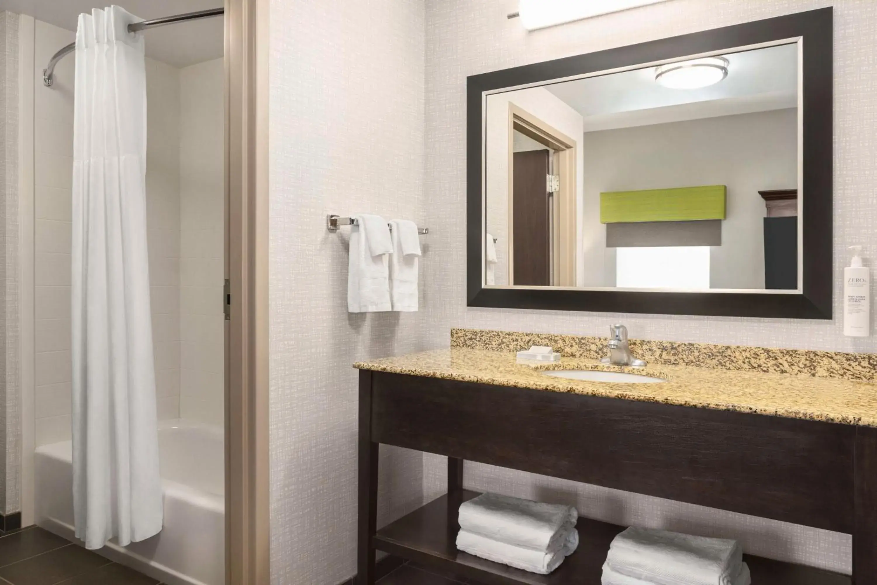 Bathroom in Hampton Inn & Suites York South Bathroom in Hampton Inn & Suites York South